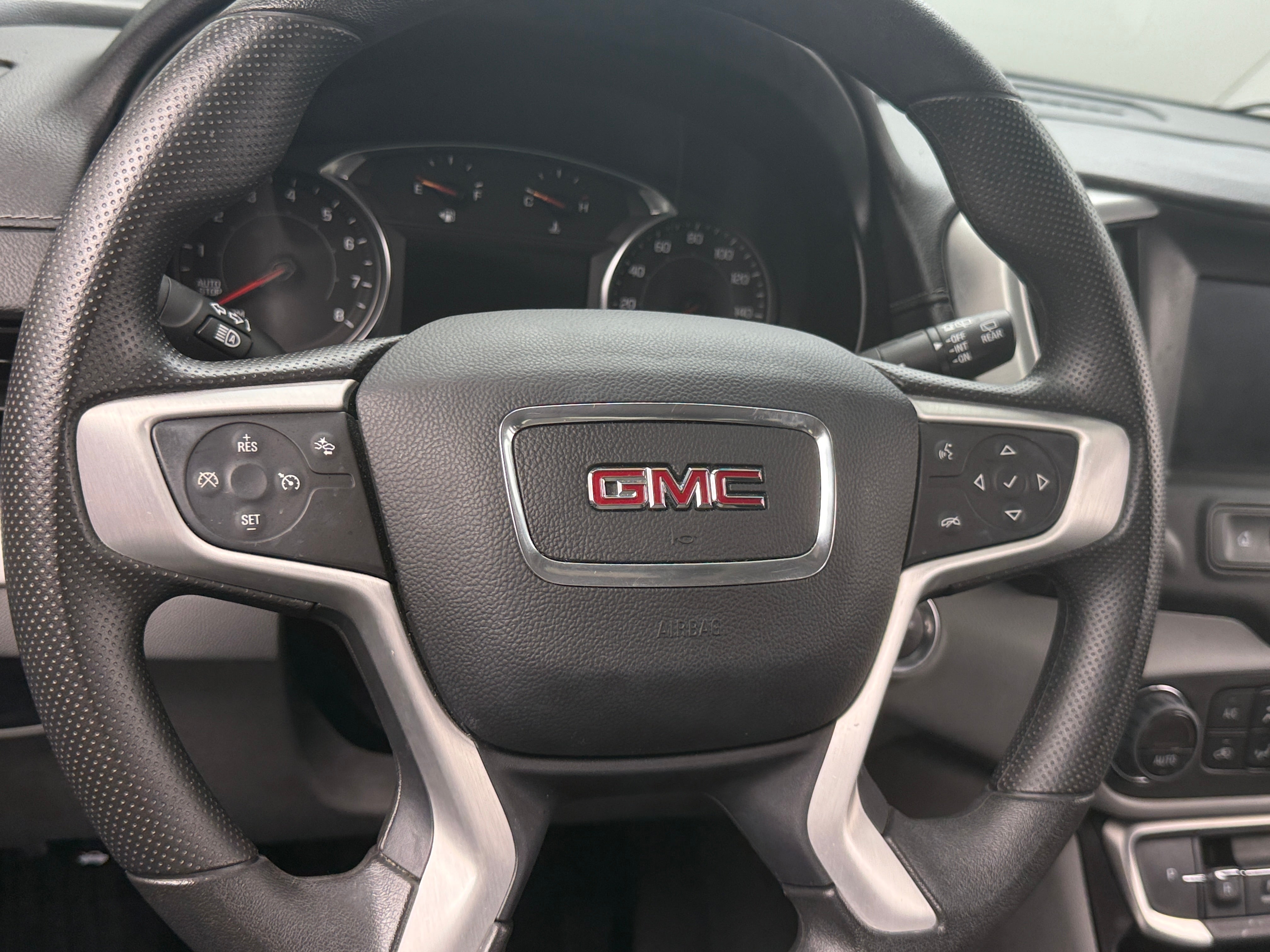 2023 GMC Terrain SLE 5