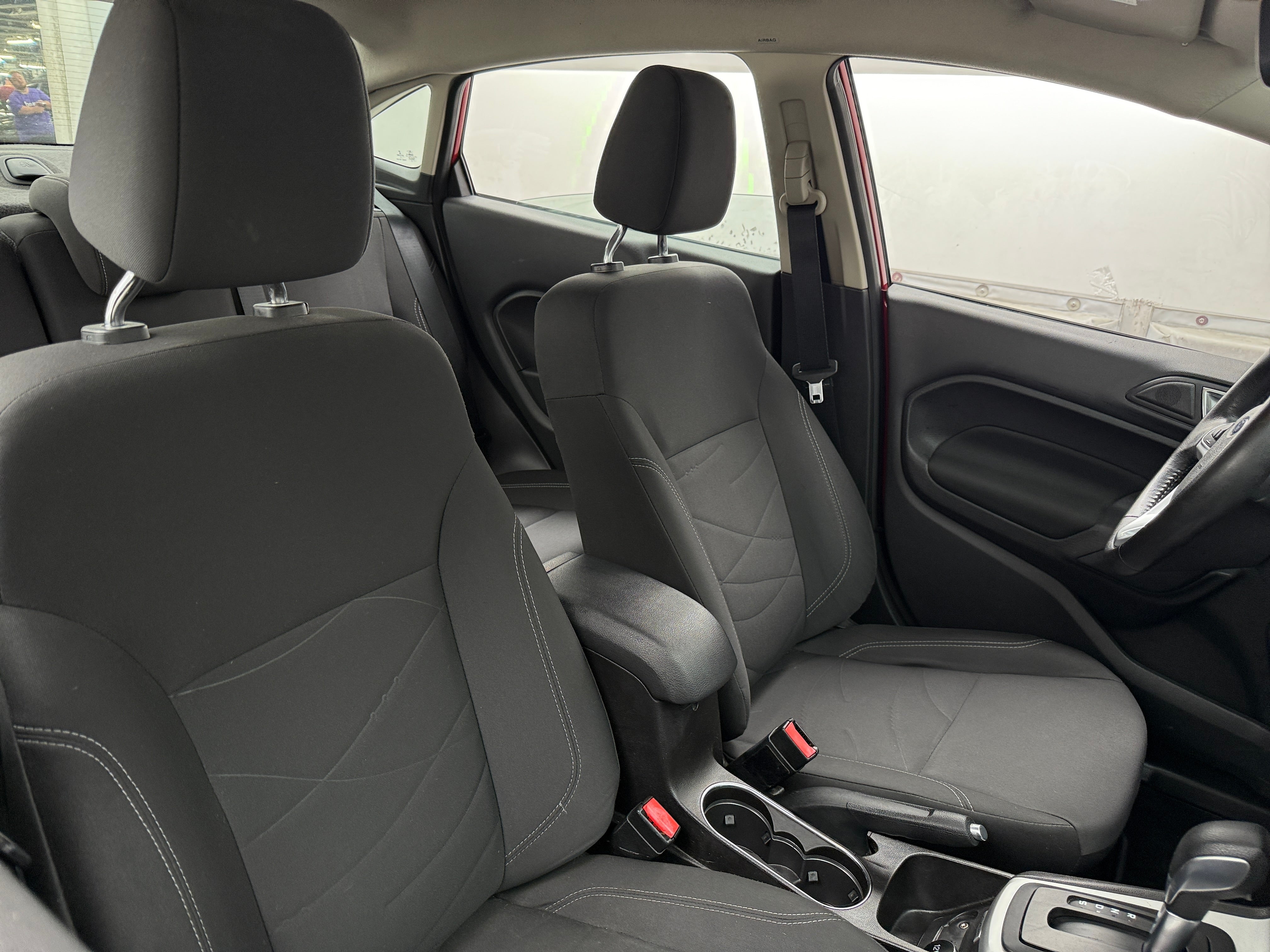 2016 Ford Fiesta SE 2