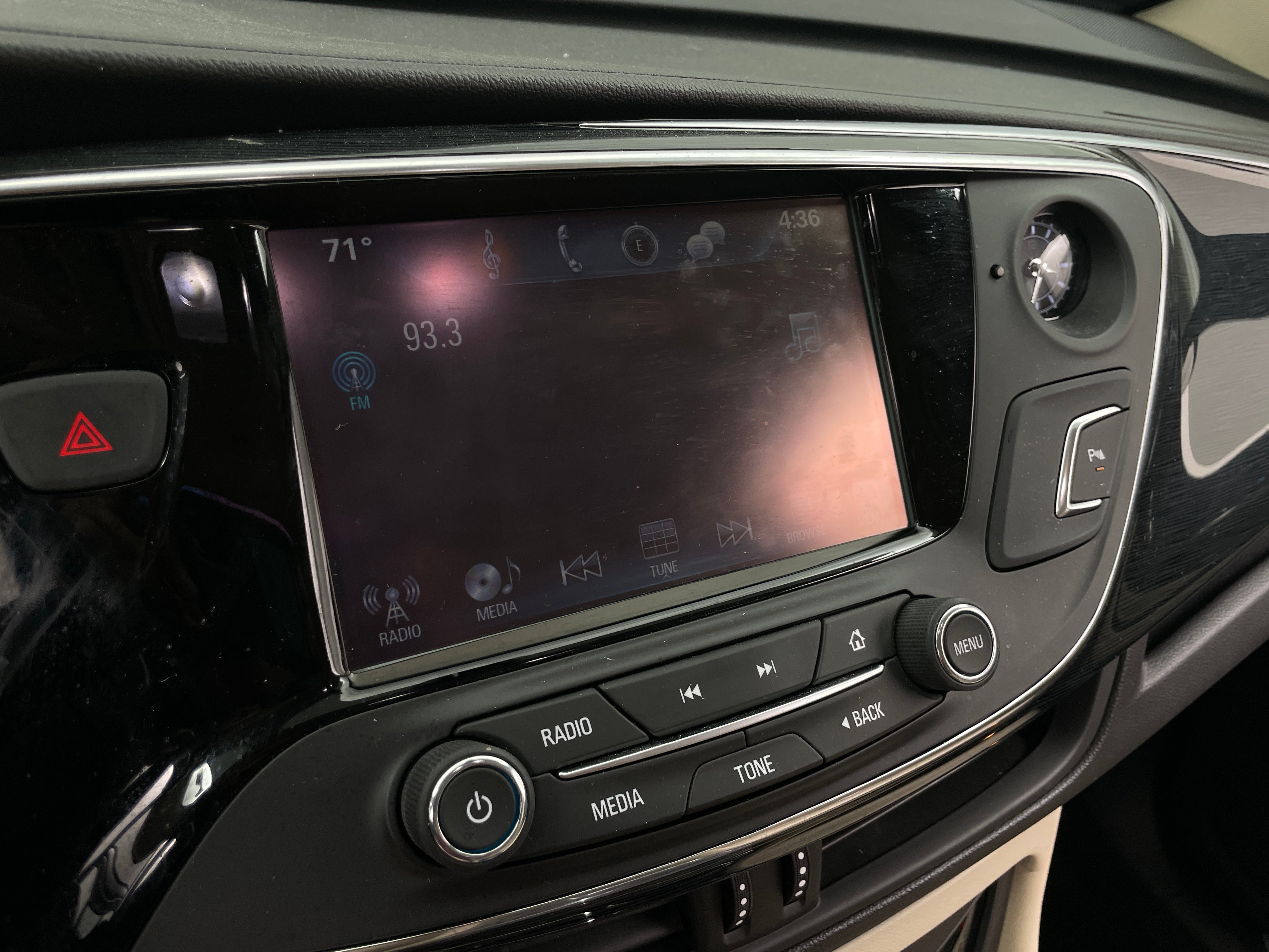 2017 Buick Envision Essence 3