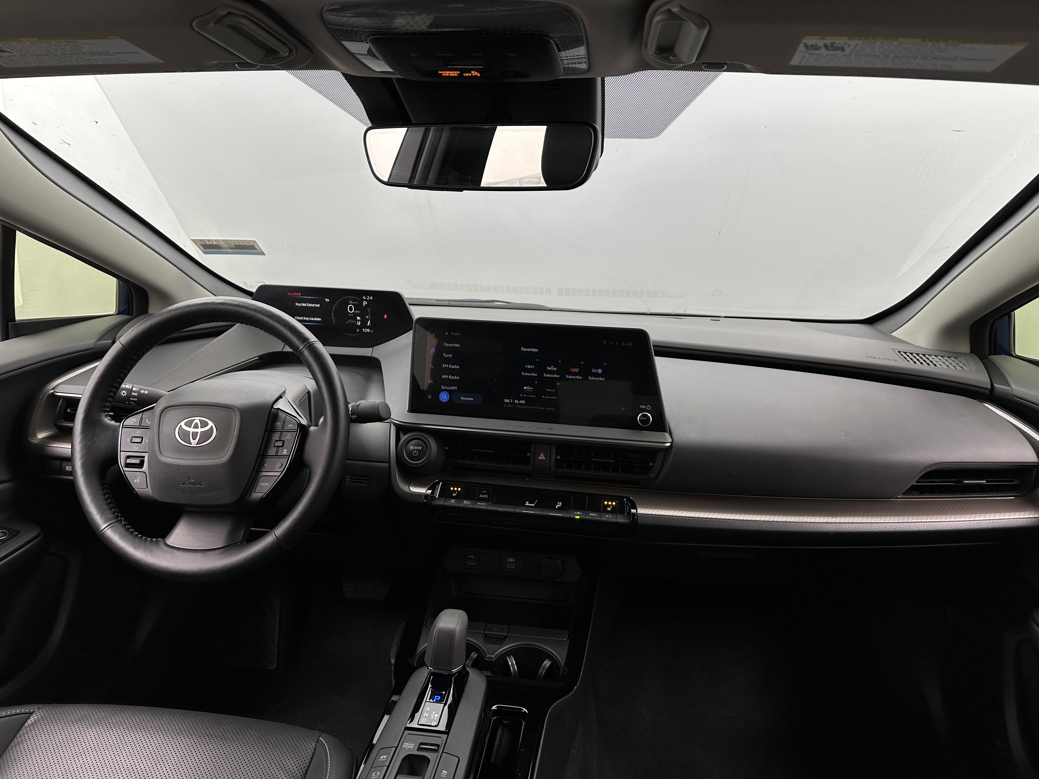 2023 Toyota Prius XLE 2