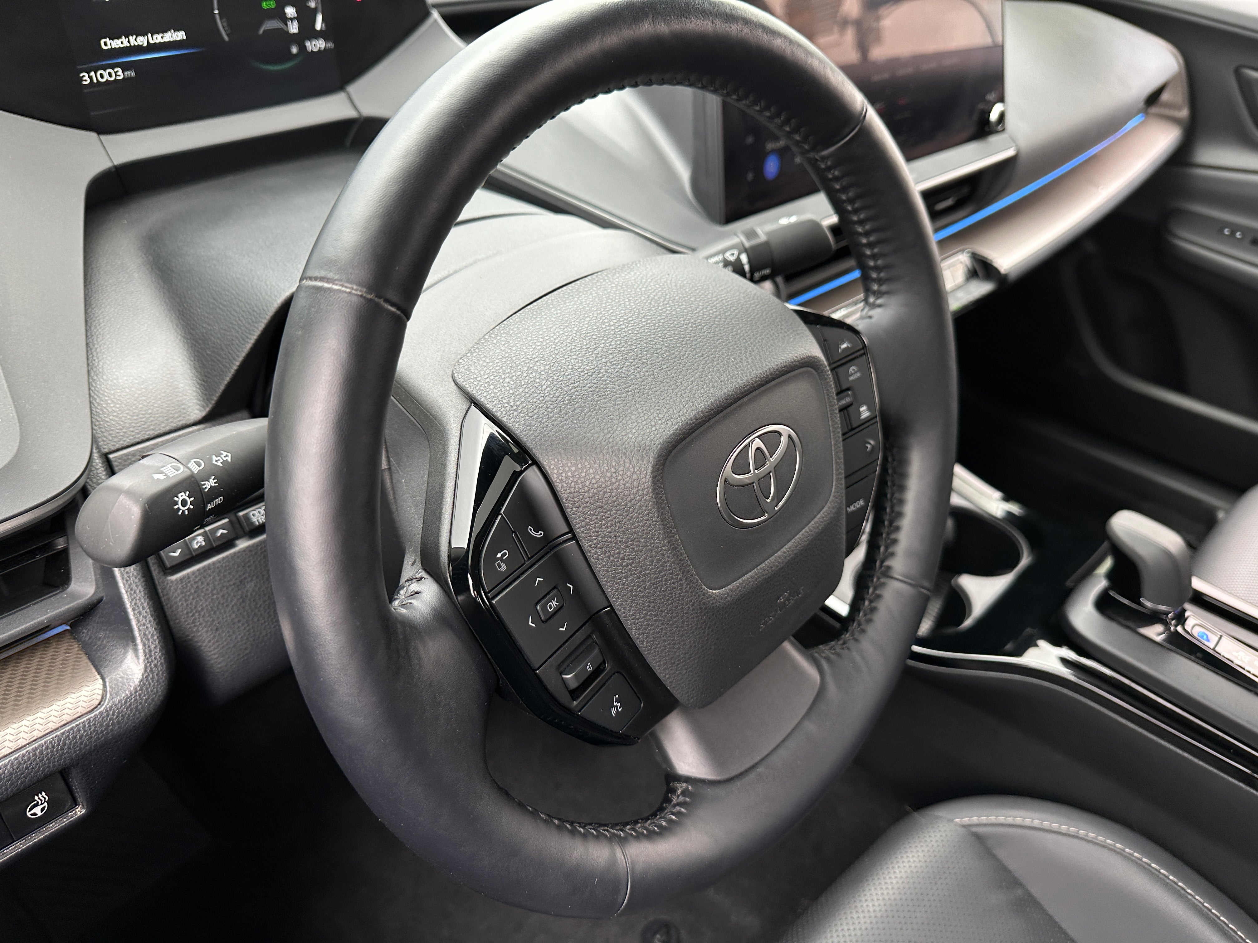 2023 Toyota Prius XLE 4