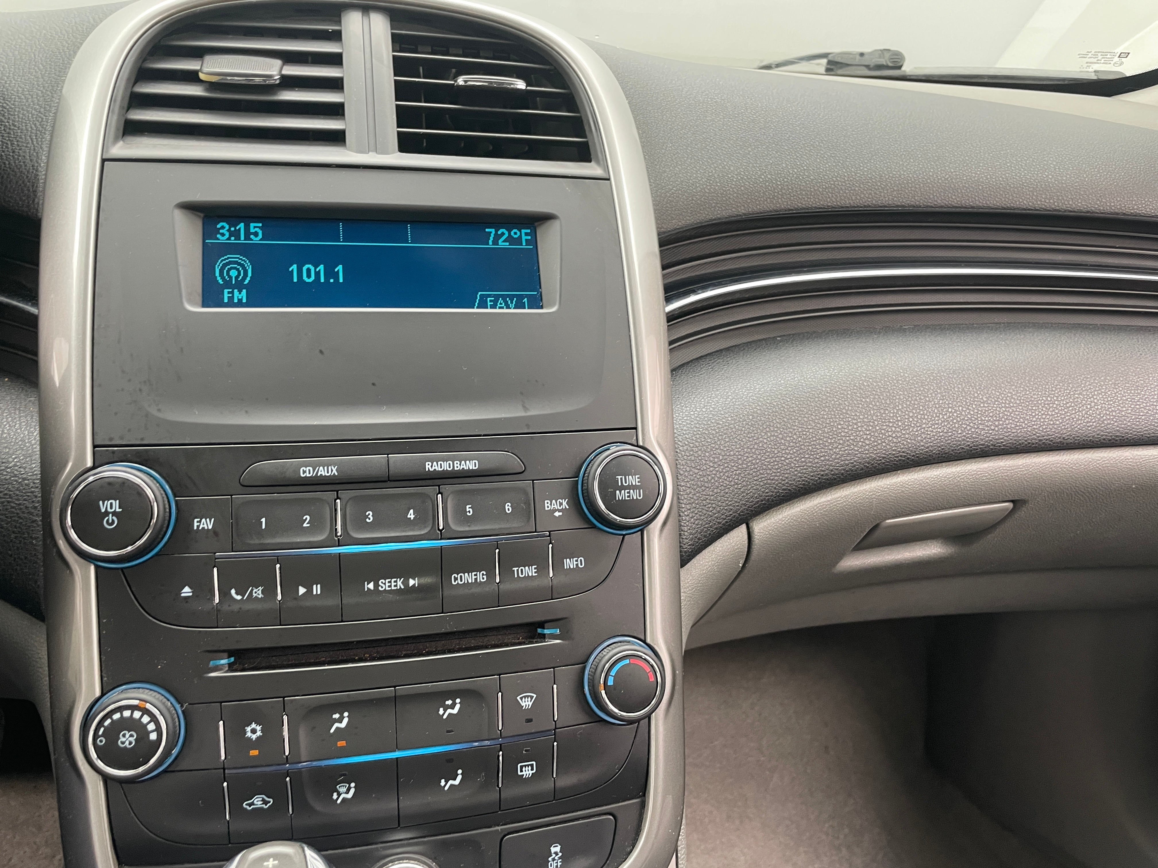 2015 Chevrolet Malibu LS 4