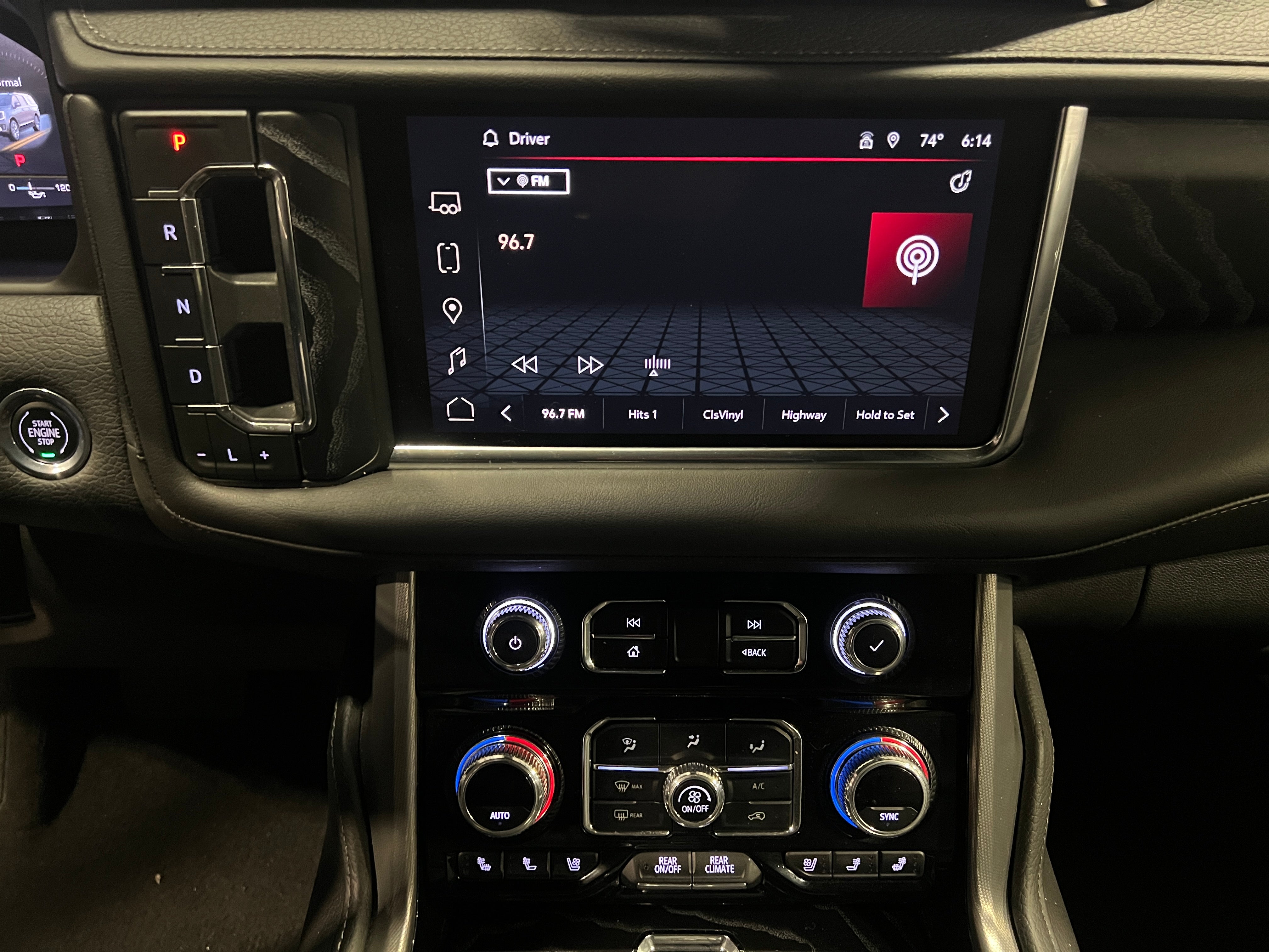 2023 GMC Yukon Denali 3