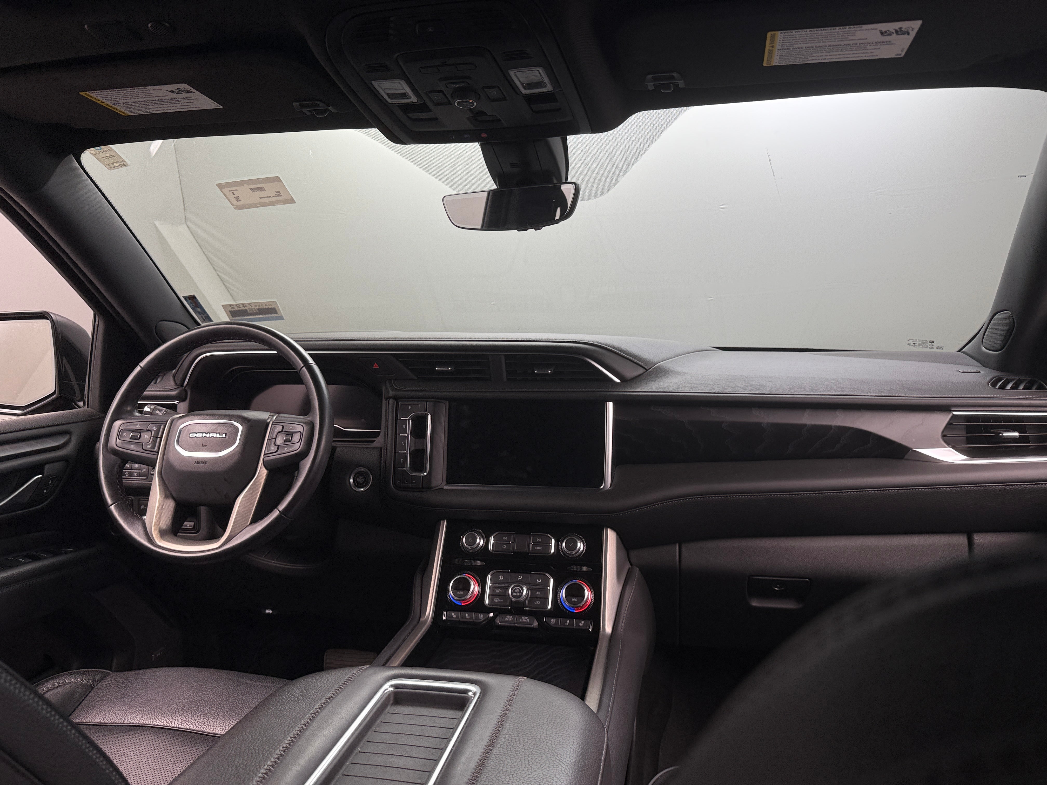 2022 GMC Yukon Denali 2