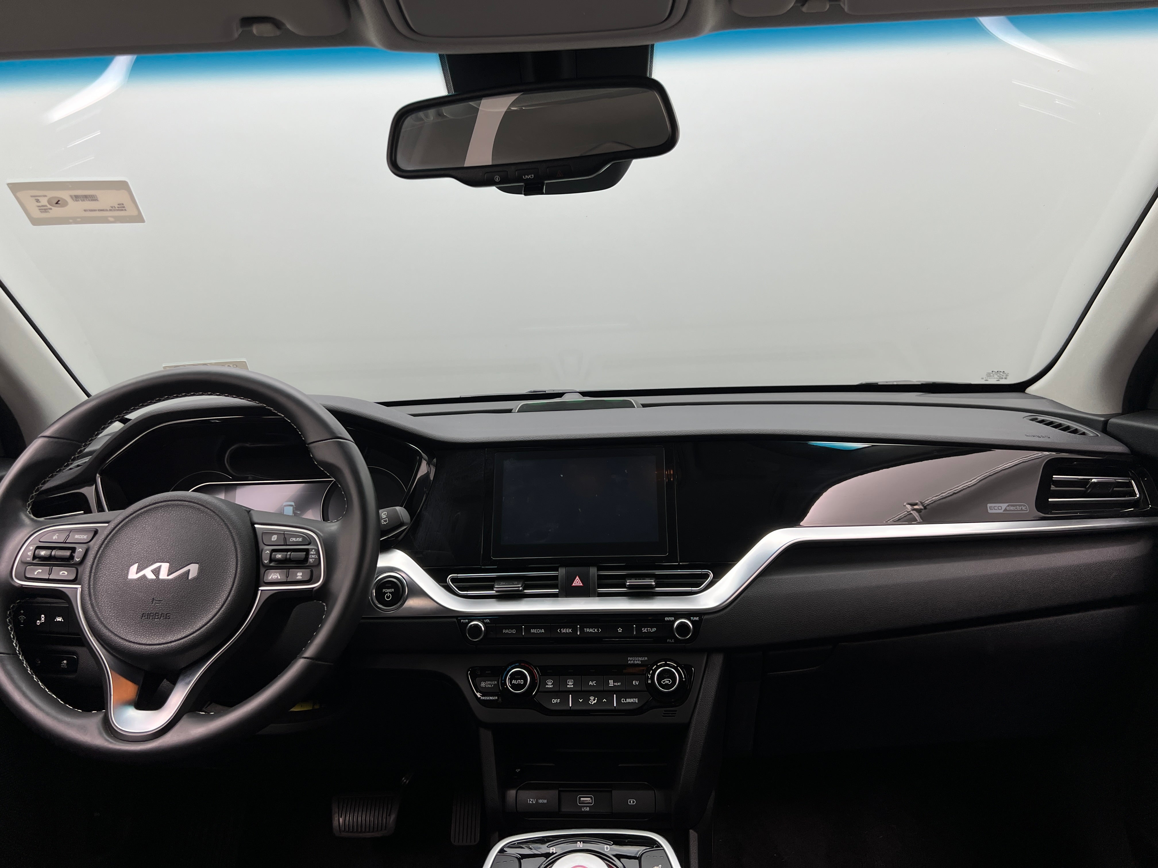 2022 Kia Niro S 3