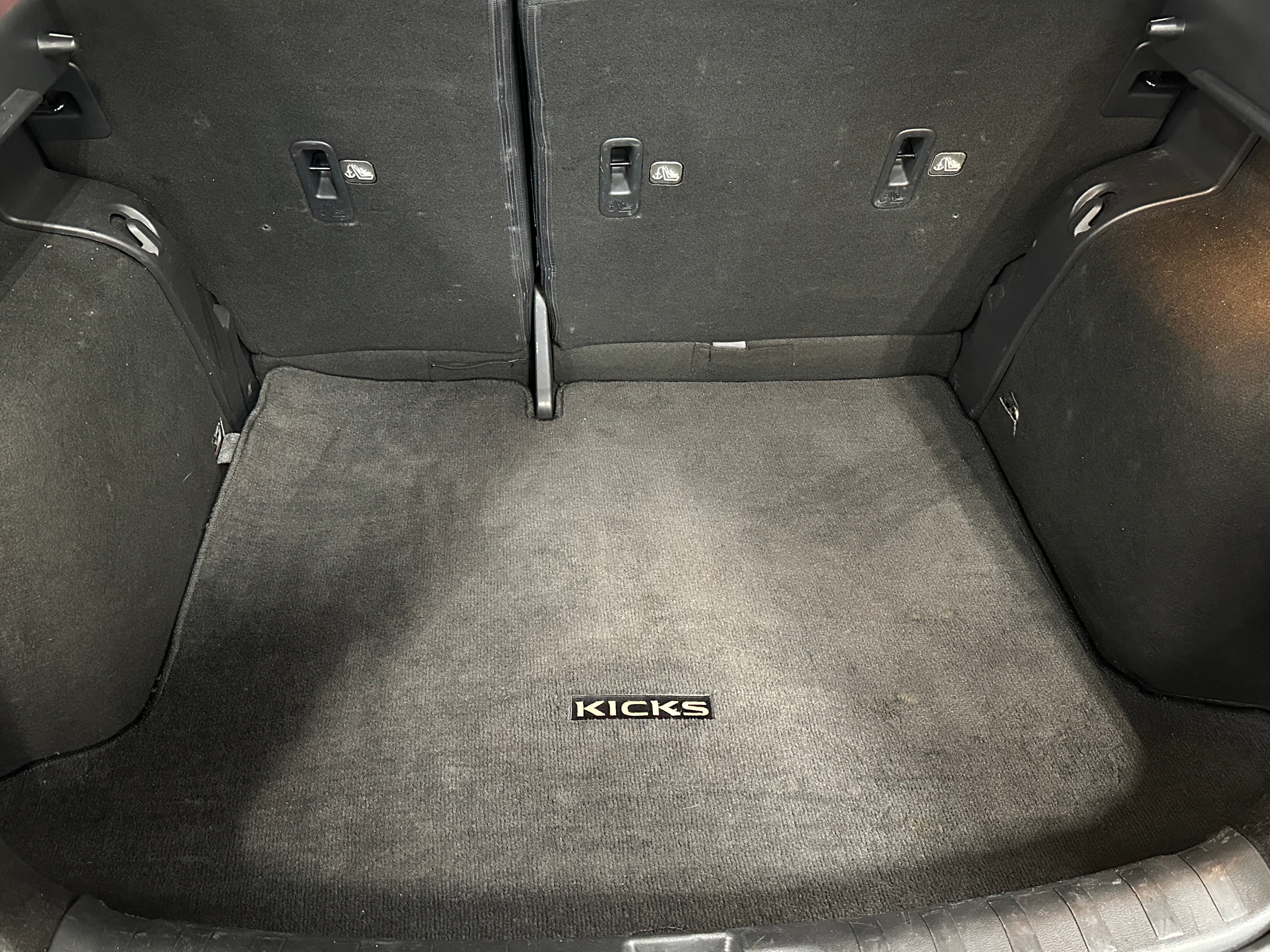 2019 Nissan Kicks S 7