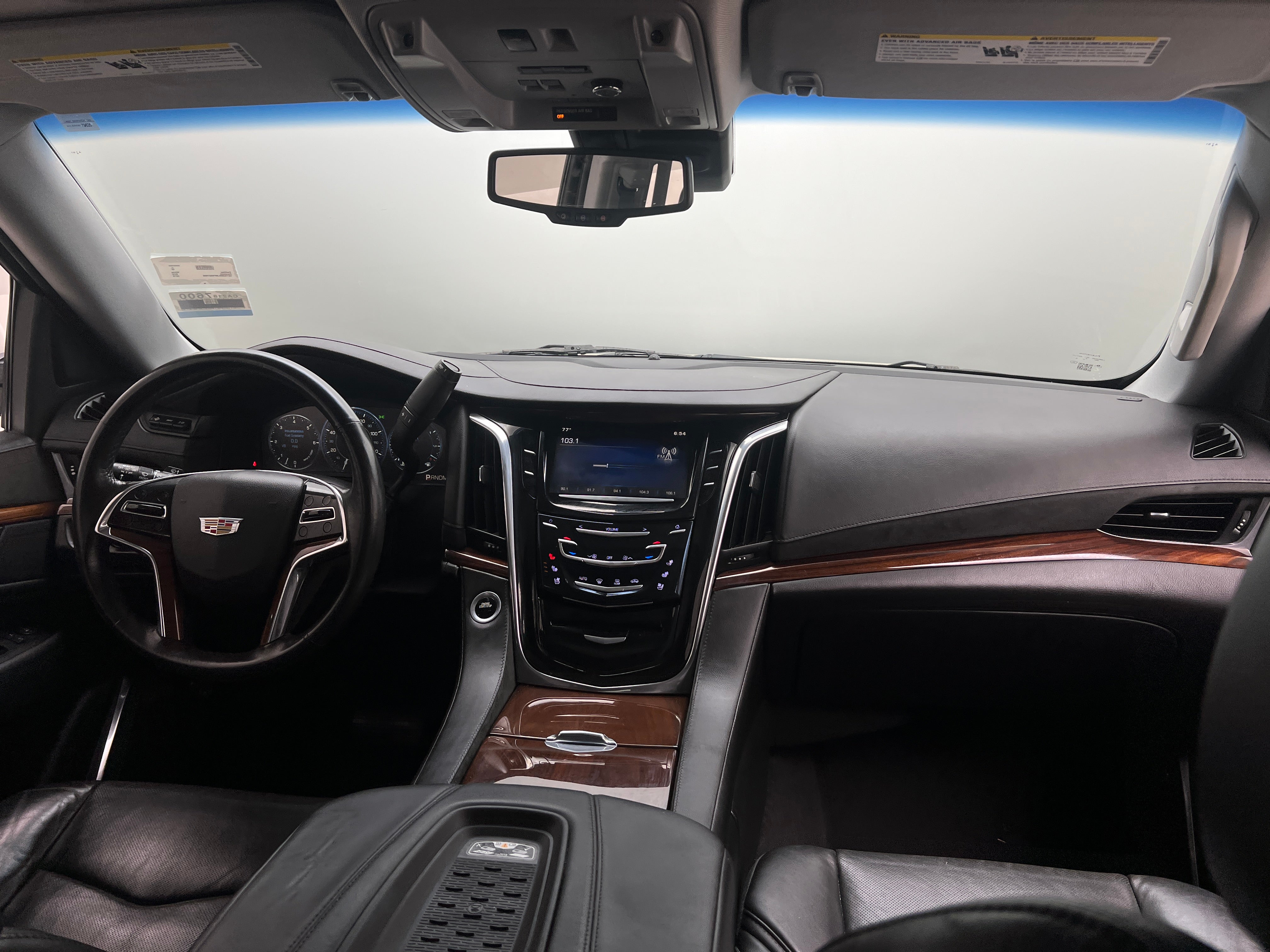 2015 Cadillac Escalade Luxury 2