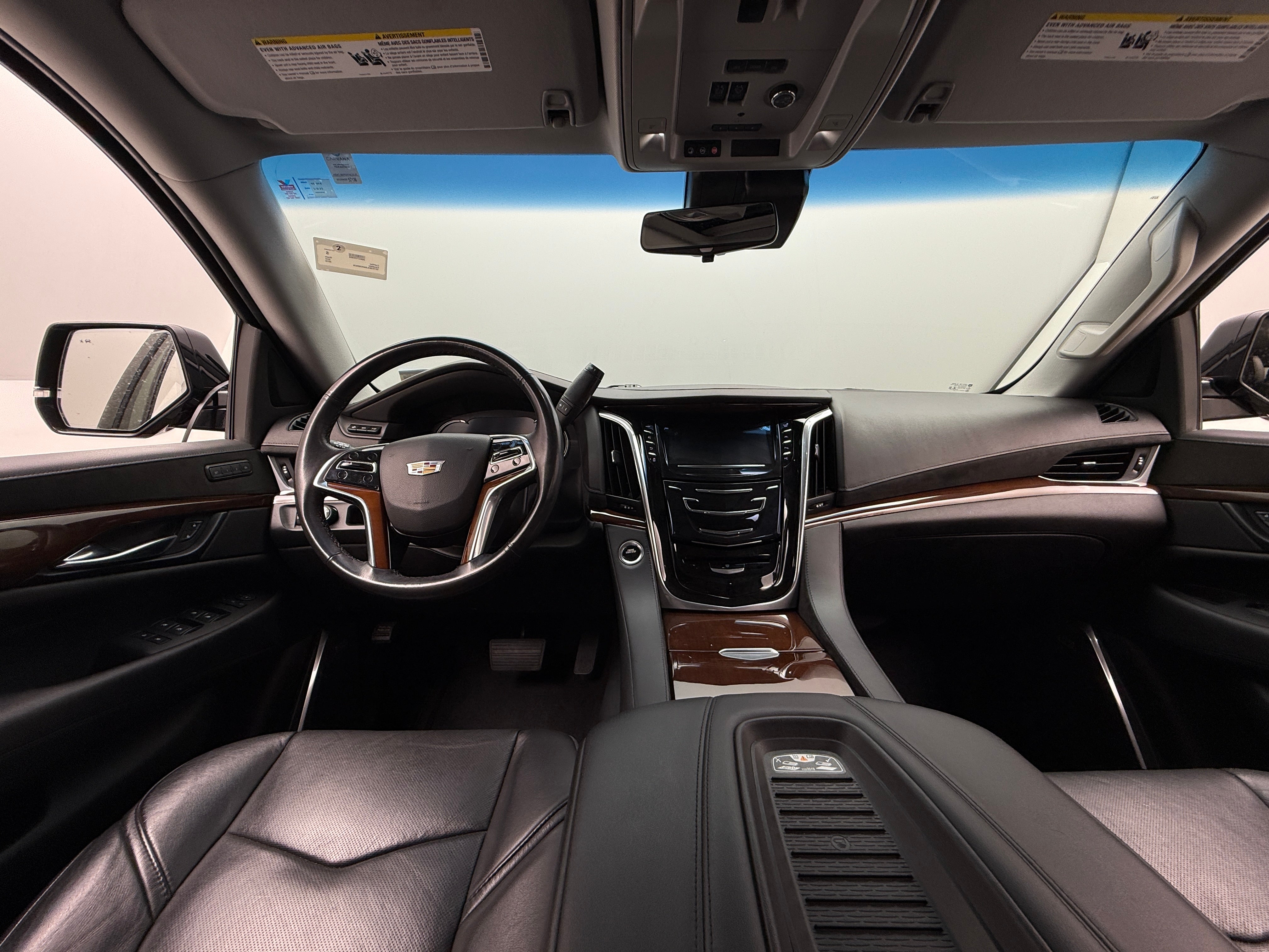 2019 Cadillac Escalade Luxury 2