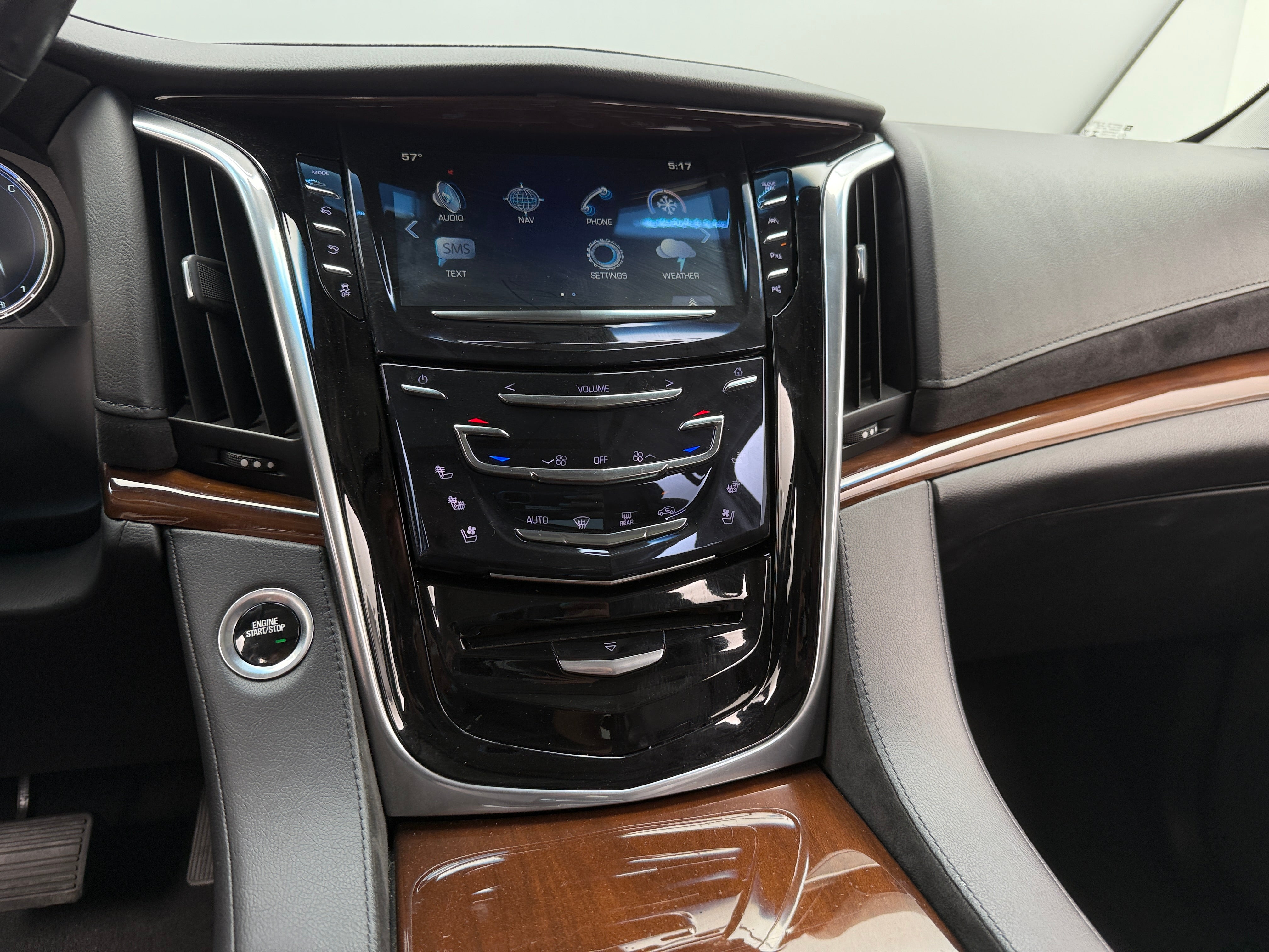 2019 Cadillac Escalade Luxury 3