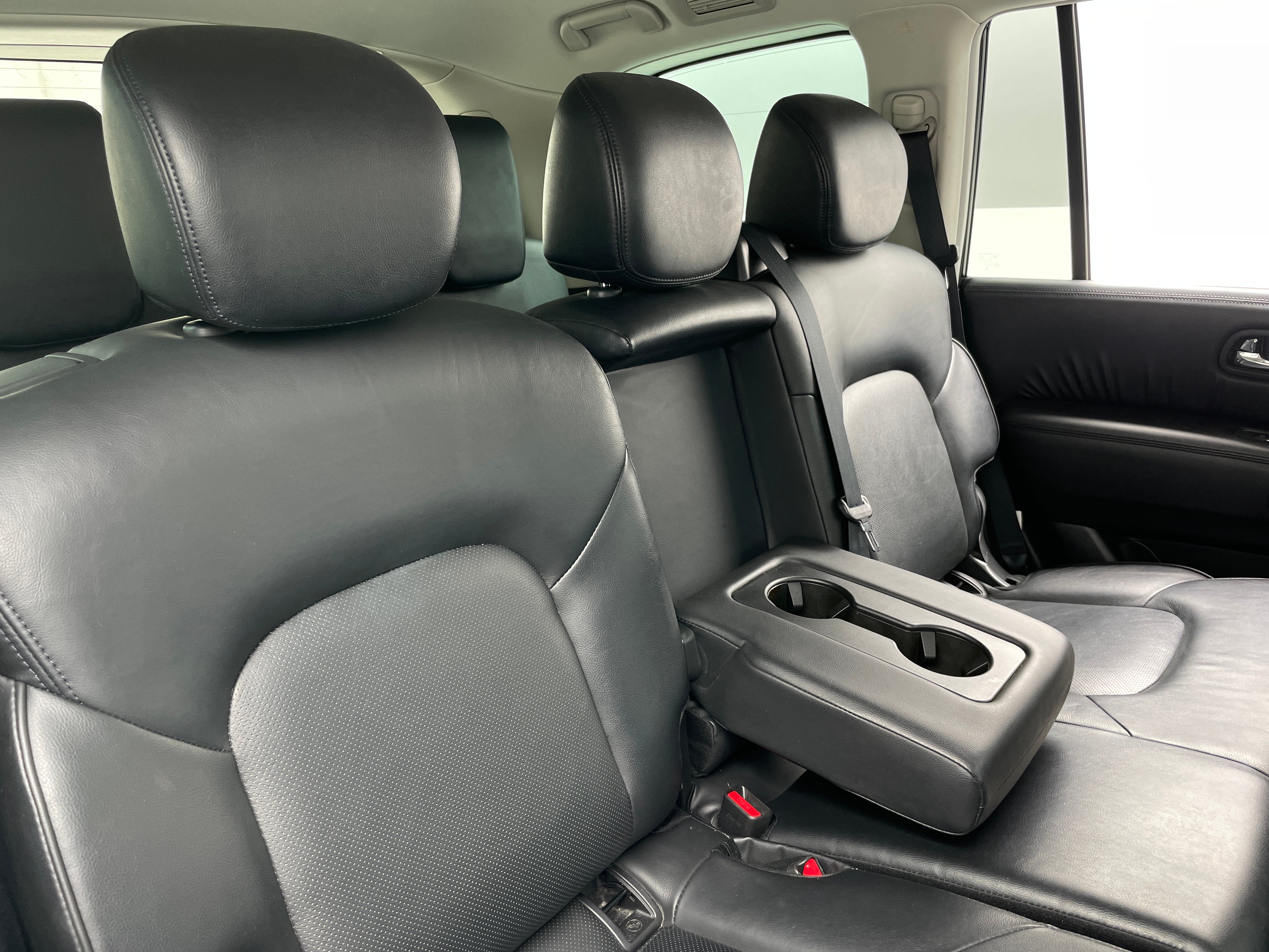 2023 Nissan Armada SL 5