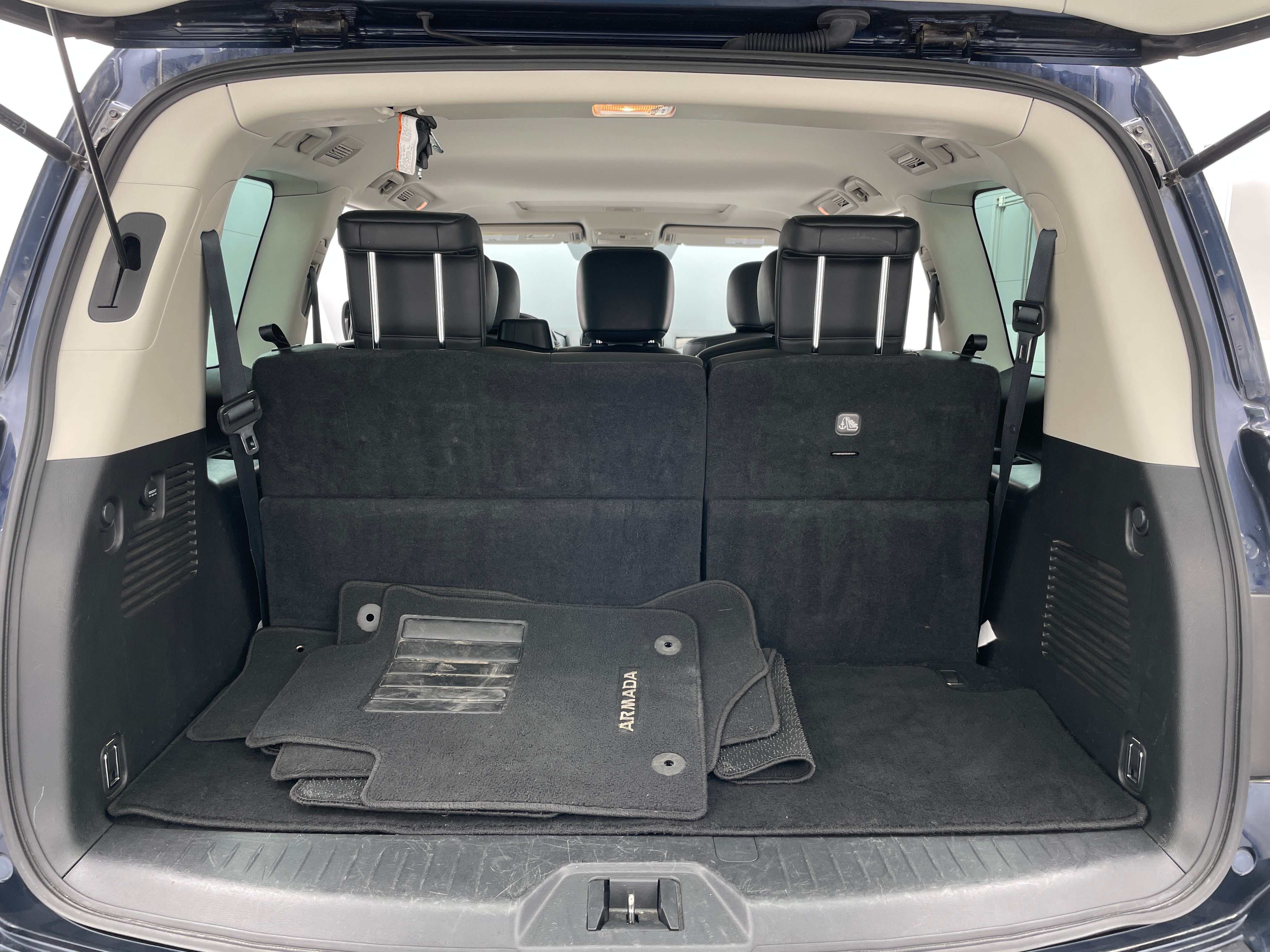 2023 Nissan Armada SL 6