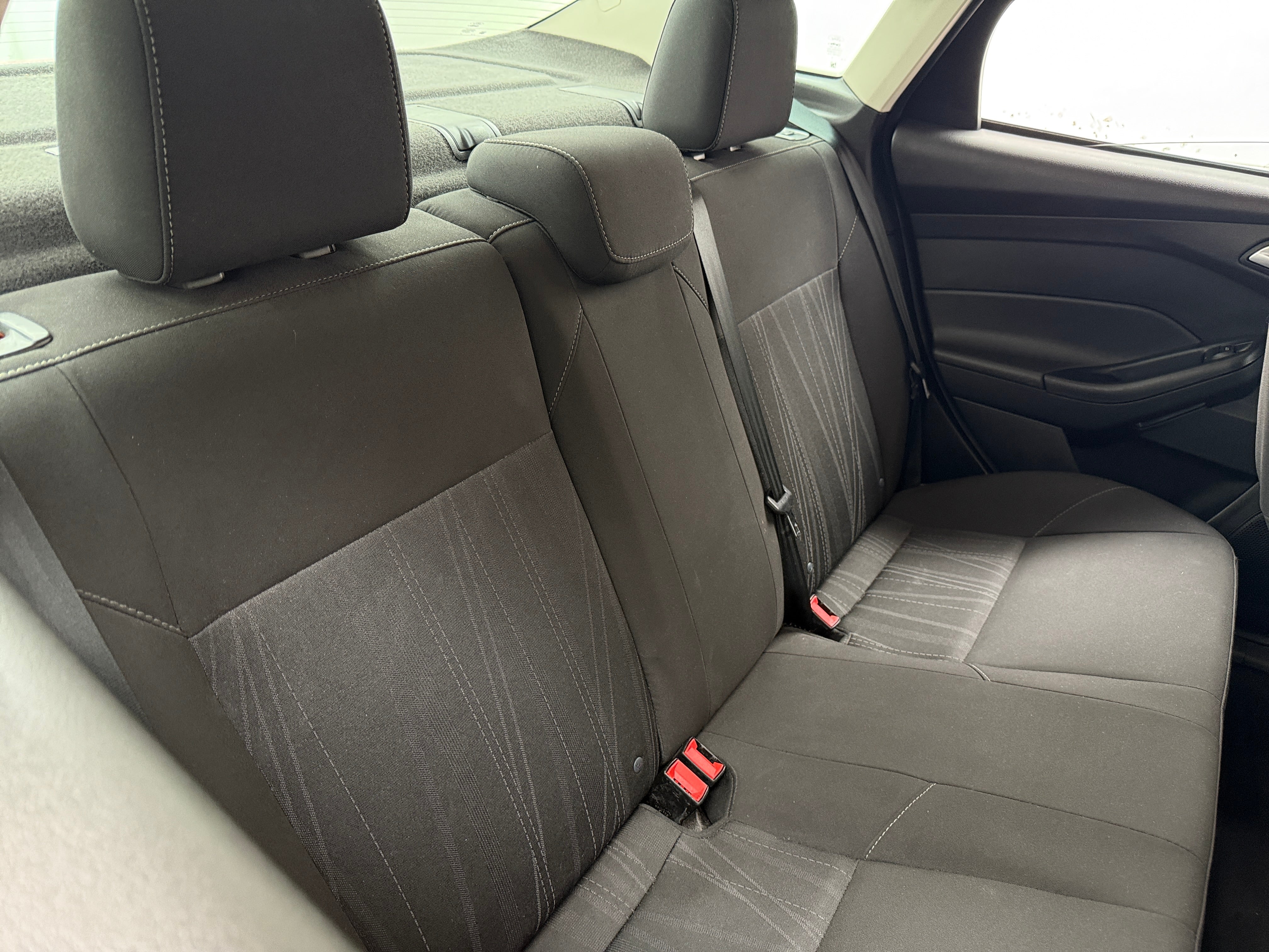 2016 Ford Focus SE 6