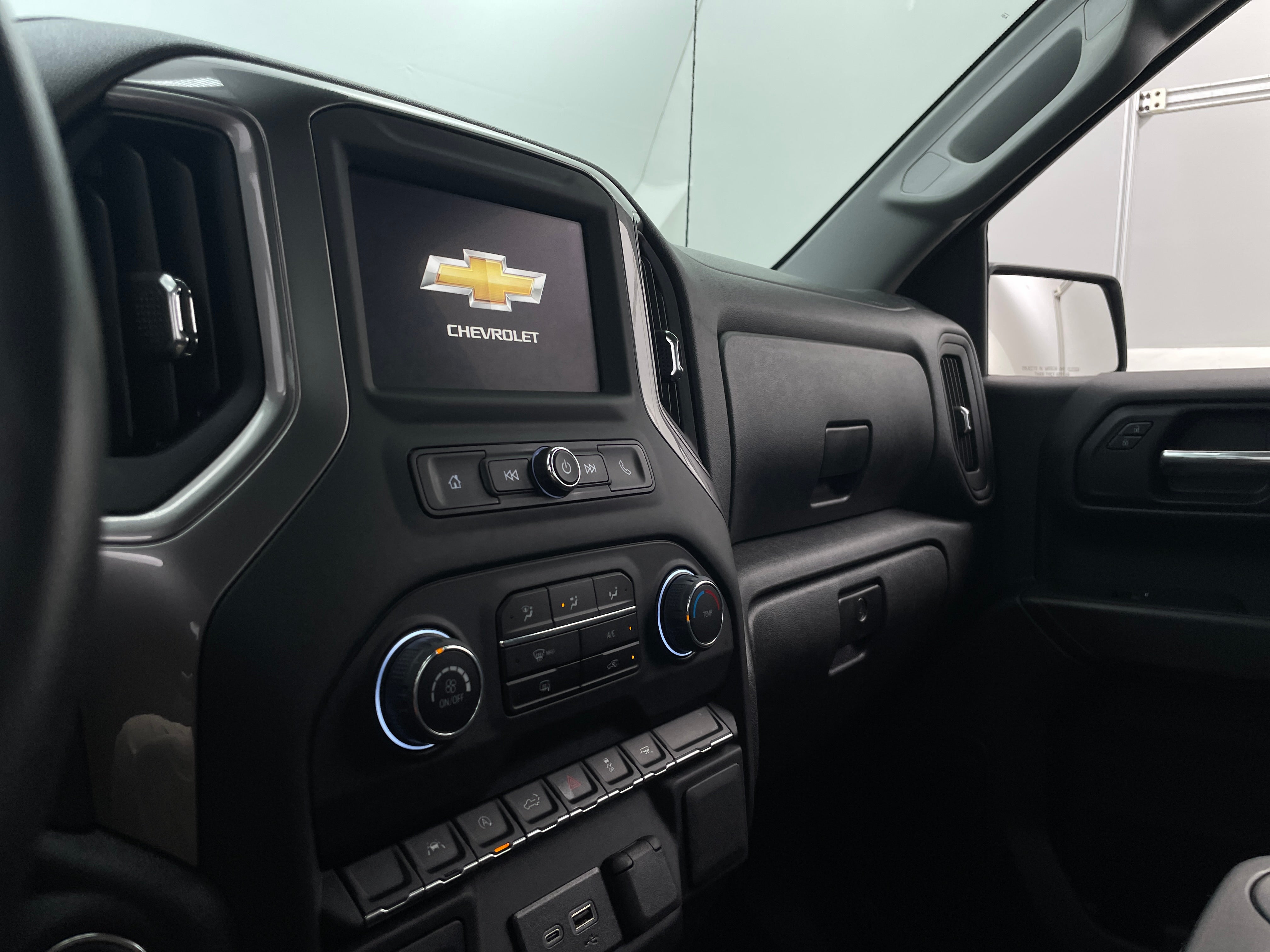 2024 Chevrolet Silverado 1500 Work Truck 3