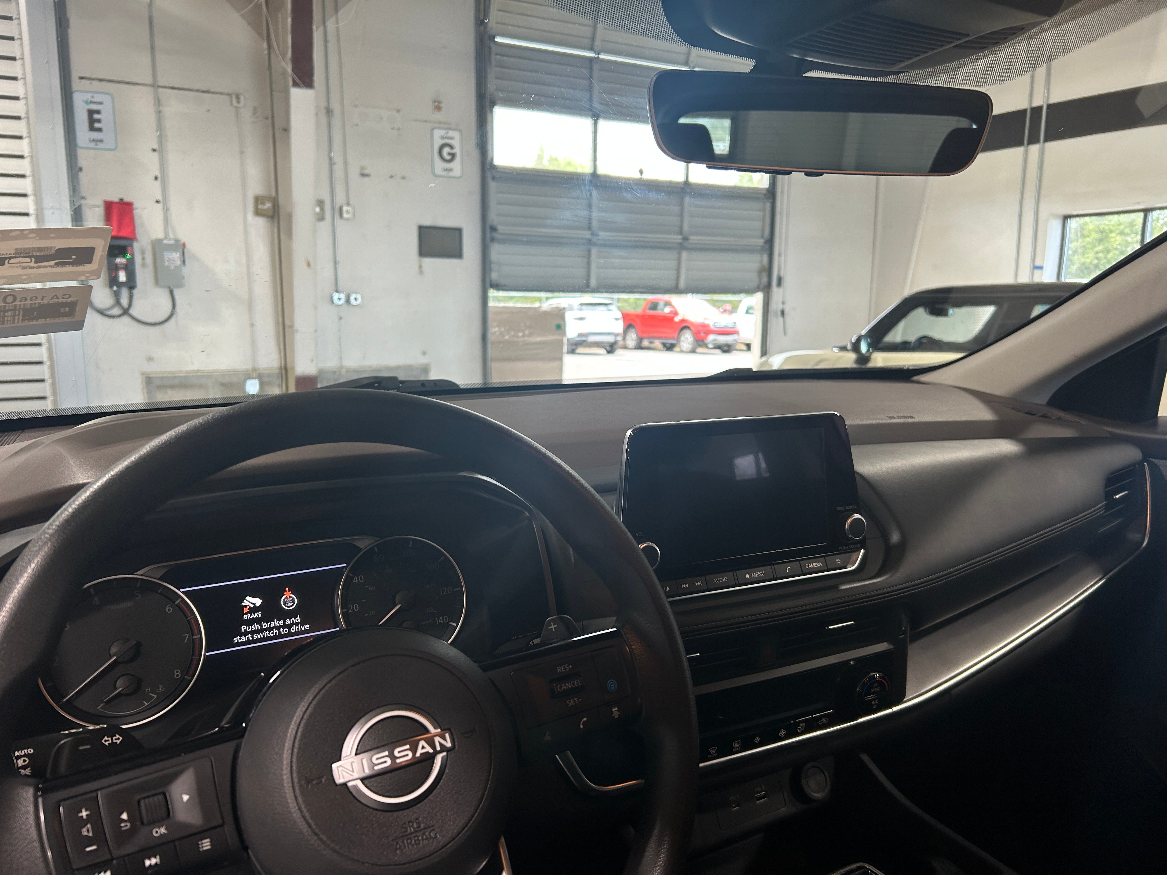 2023 Nissan Rogue SV 3