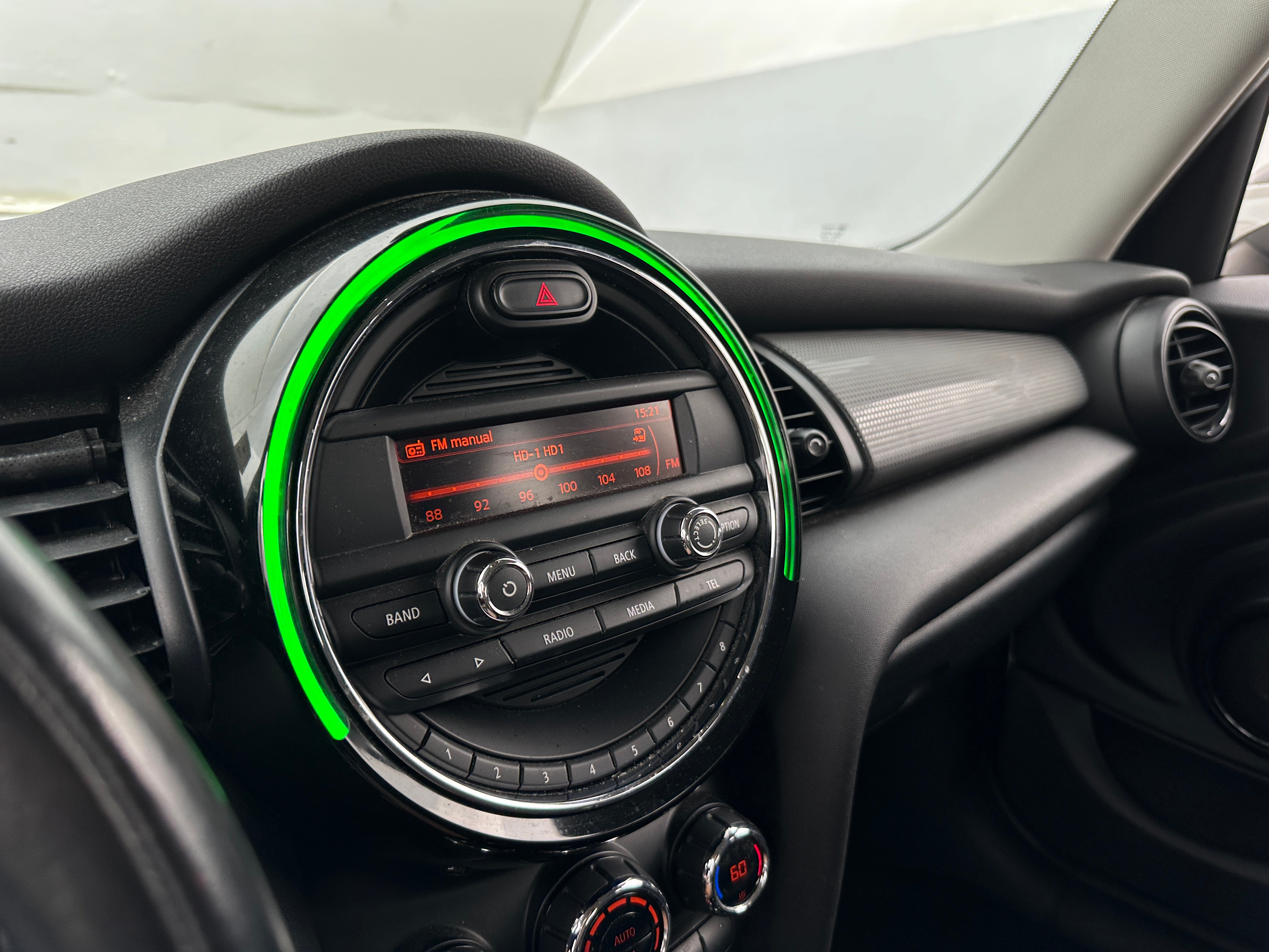 2015 MINI Cooper Hardtop 4 Door 3
