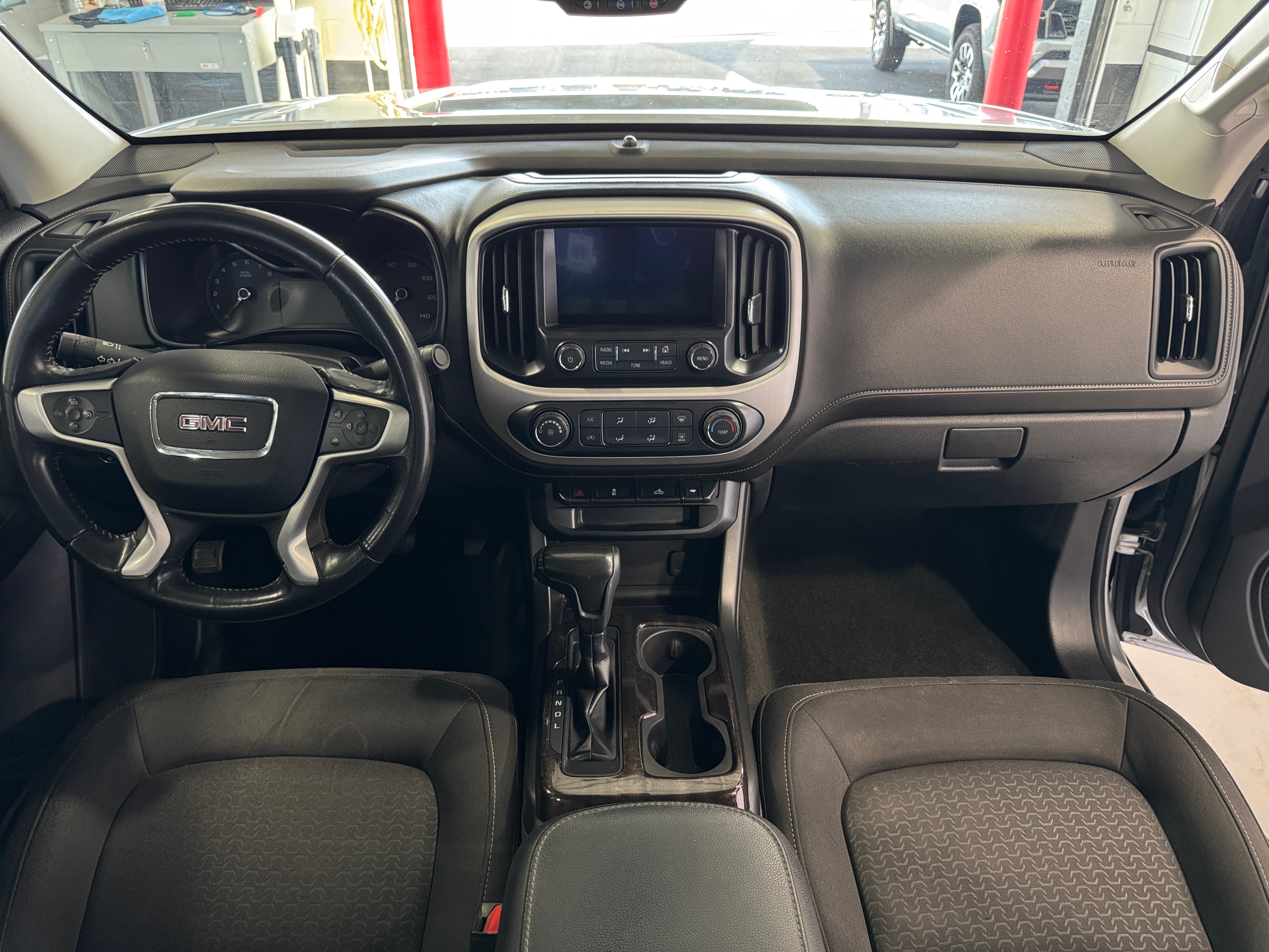 2018 GMC Canyon SLE 3