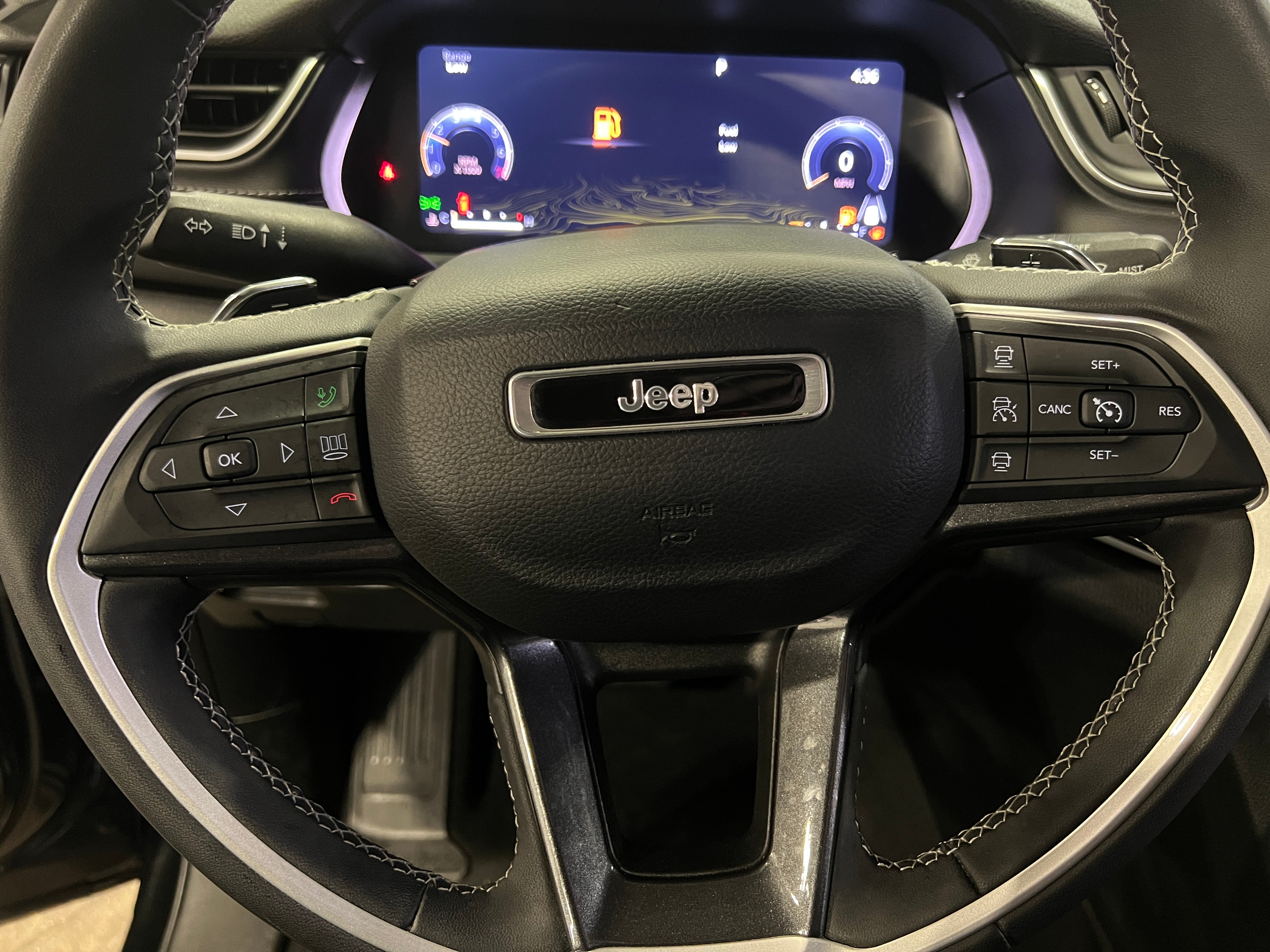 2023 Jeep Grand Cherokee Laredo 5