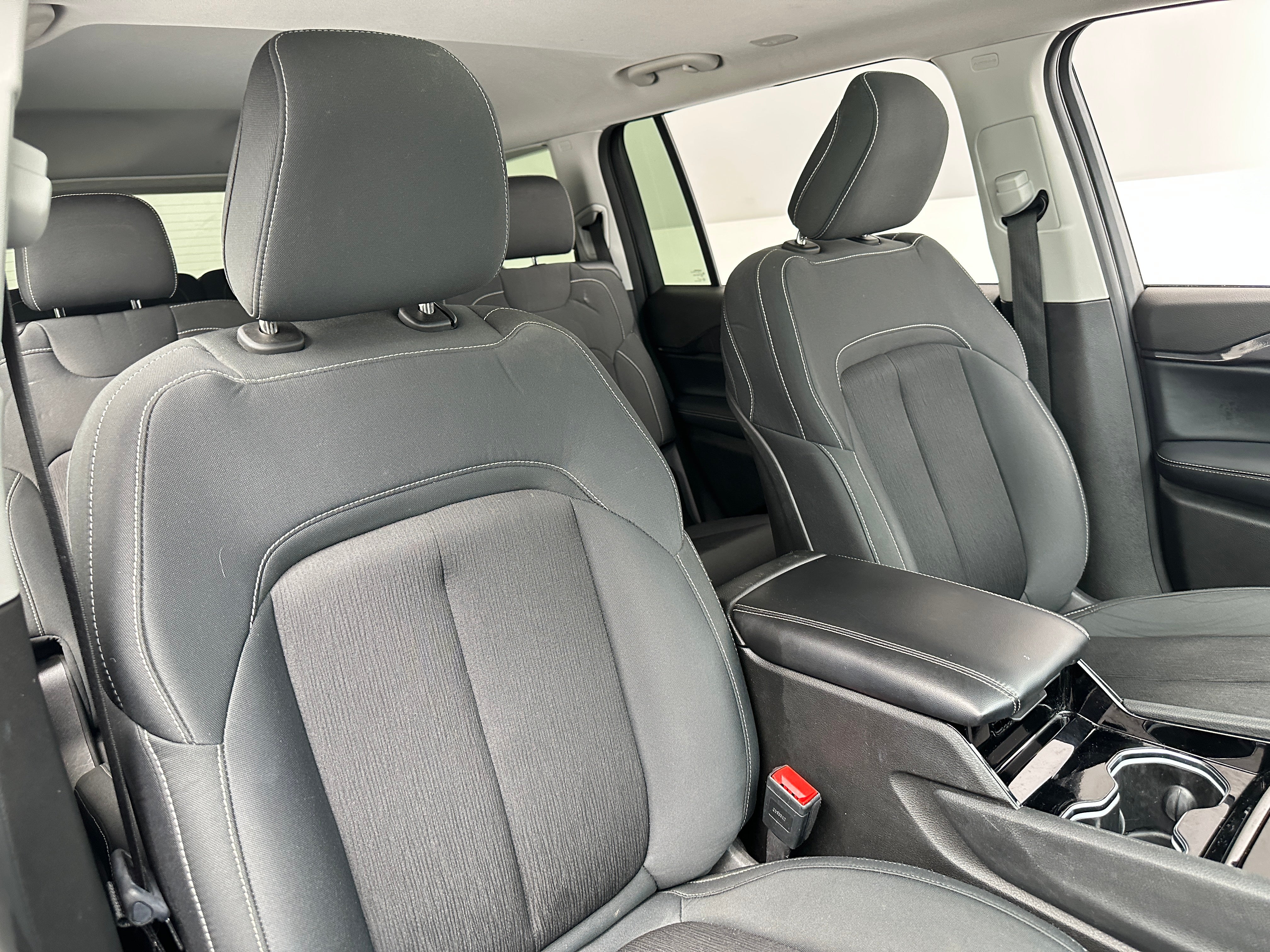 2021 Jeep Grand Cherokee L Laredo 2