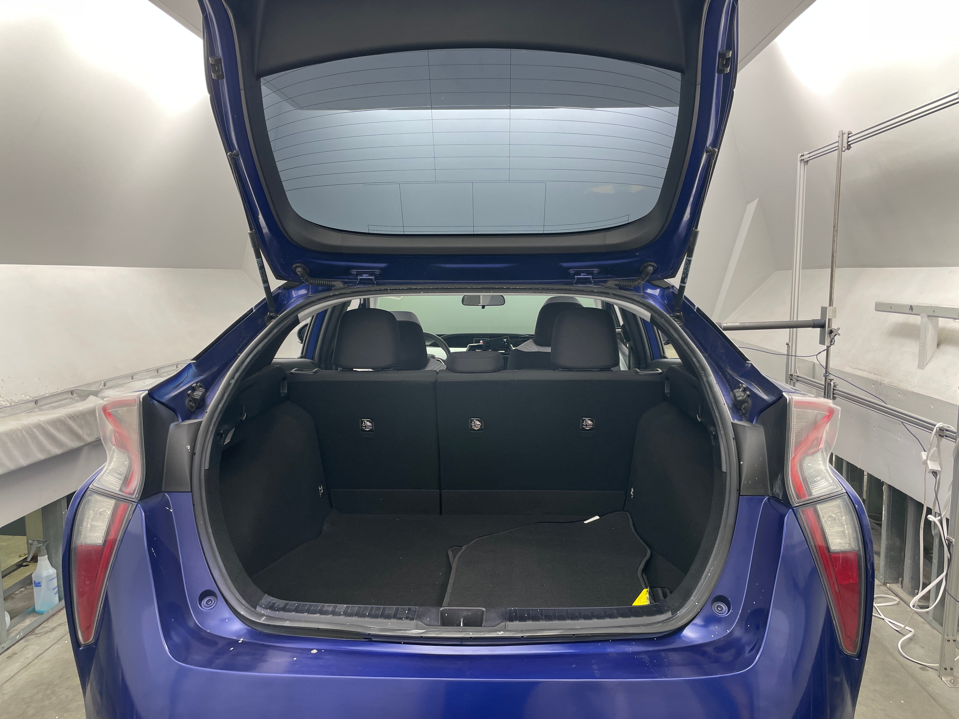 2018 Toyota Prius Two 7