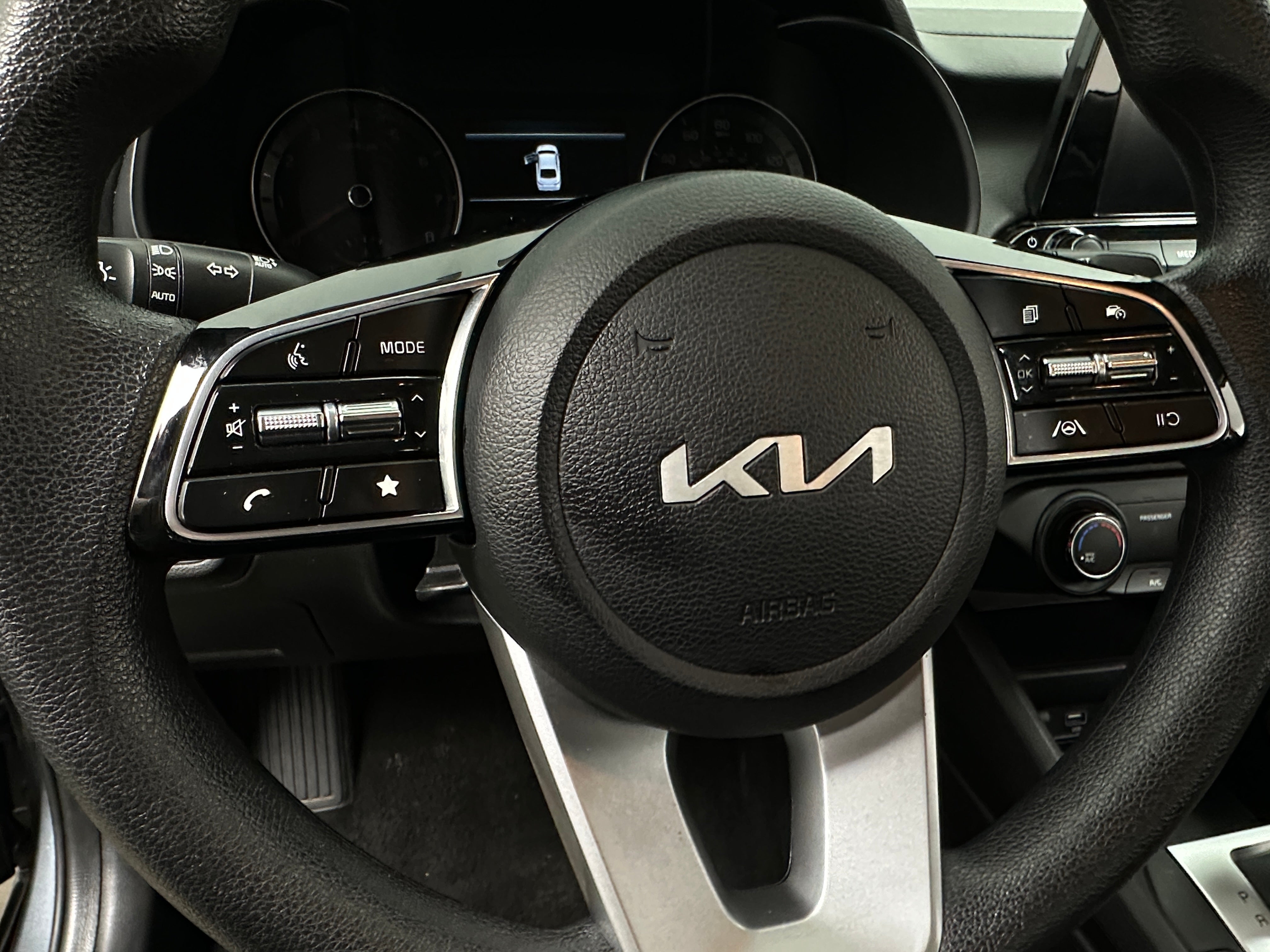 2023 Kia Forte LXS 5