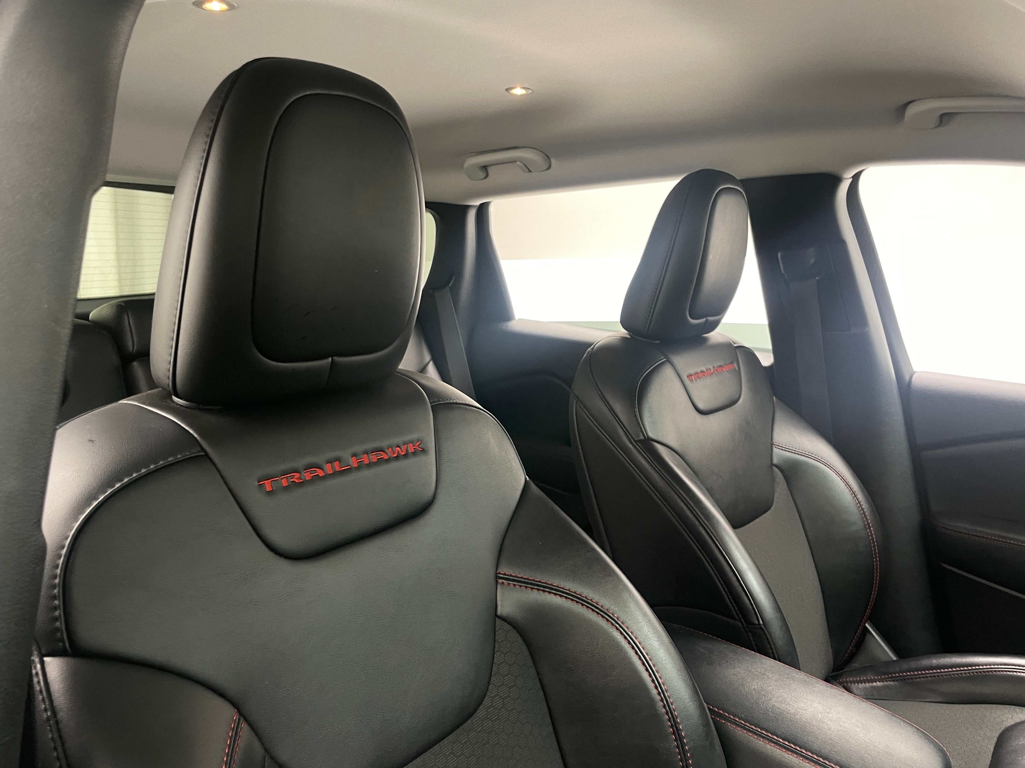 2020 Jeep Cherokee Trailhawk 2