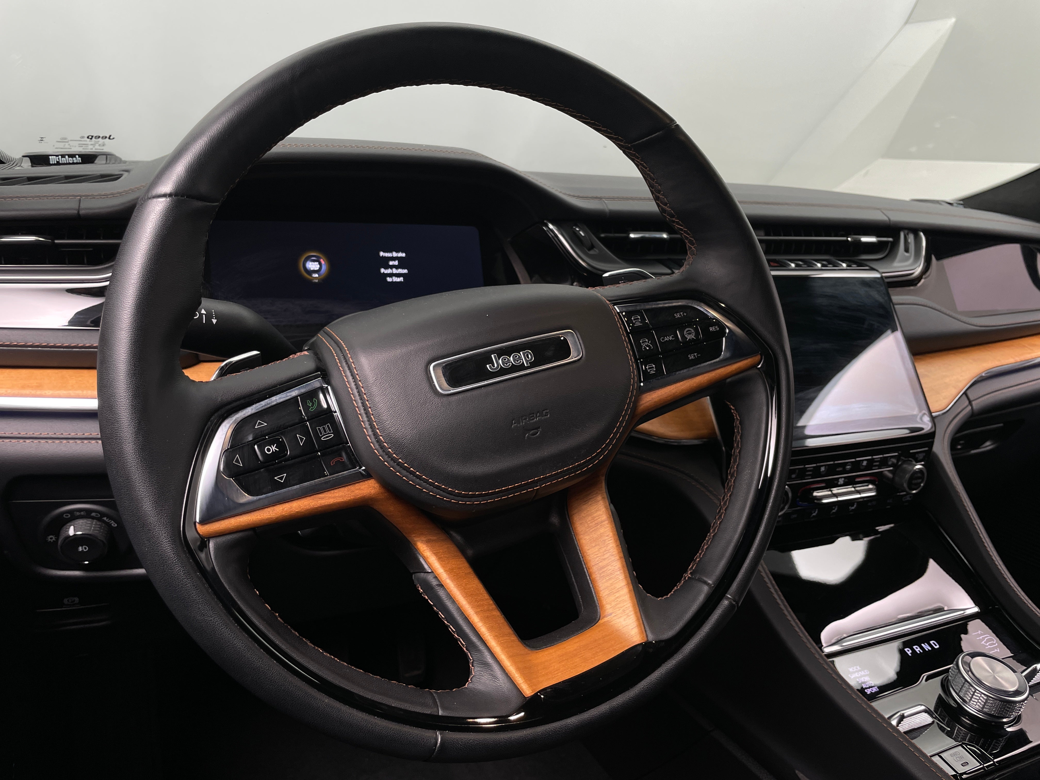 2023 Jeep Grand Cherokee L Summit 4