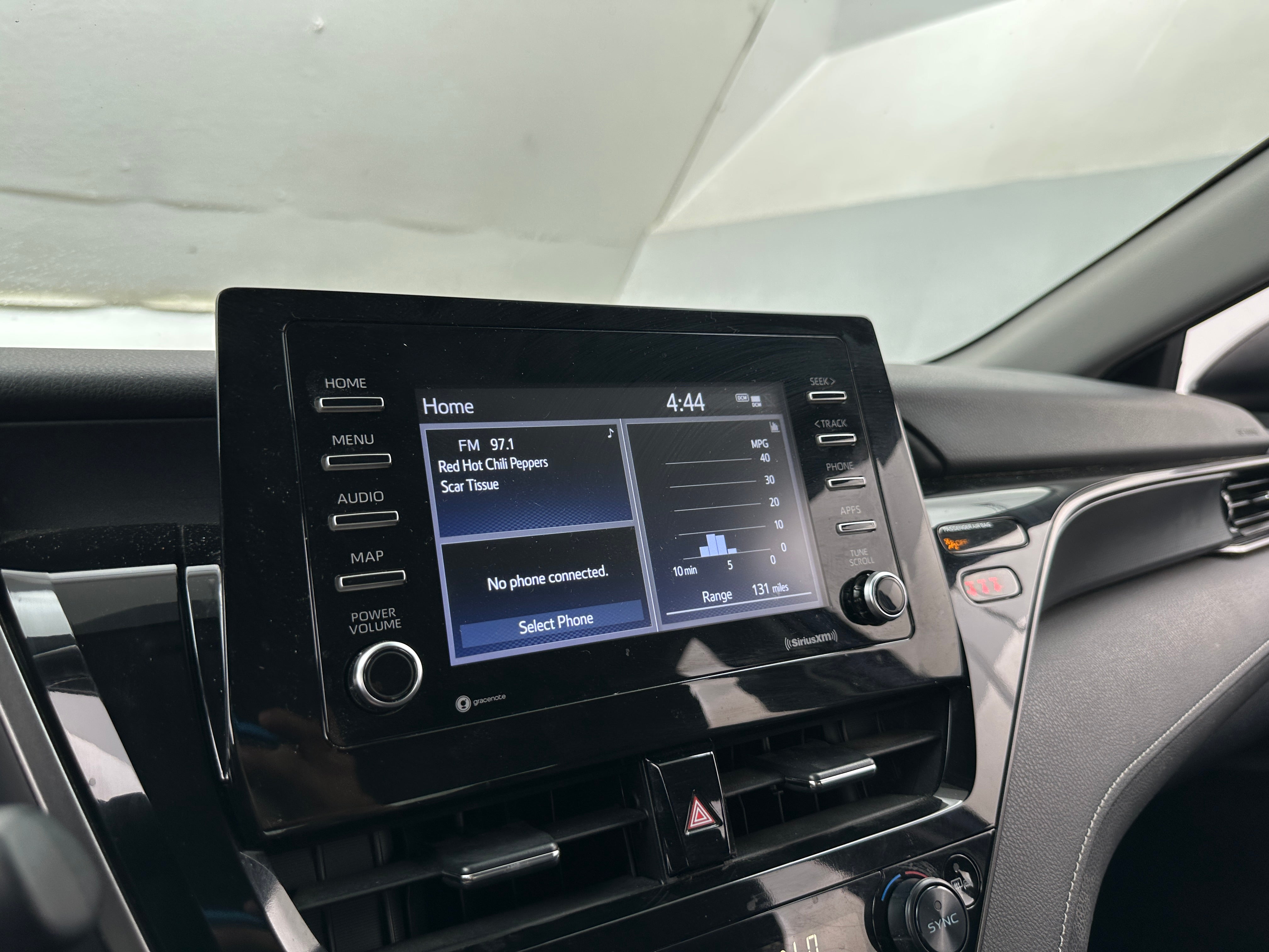 2022 Toyota Camry SE 4