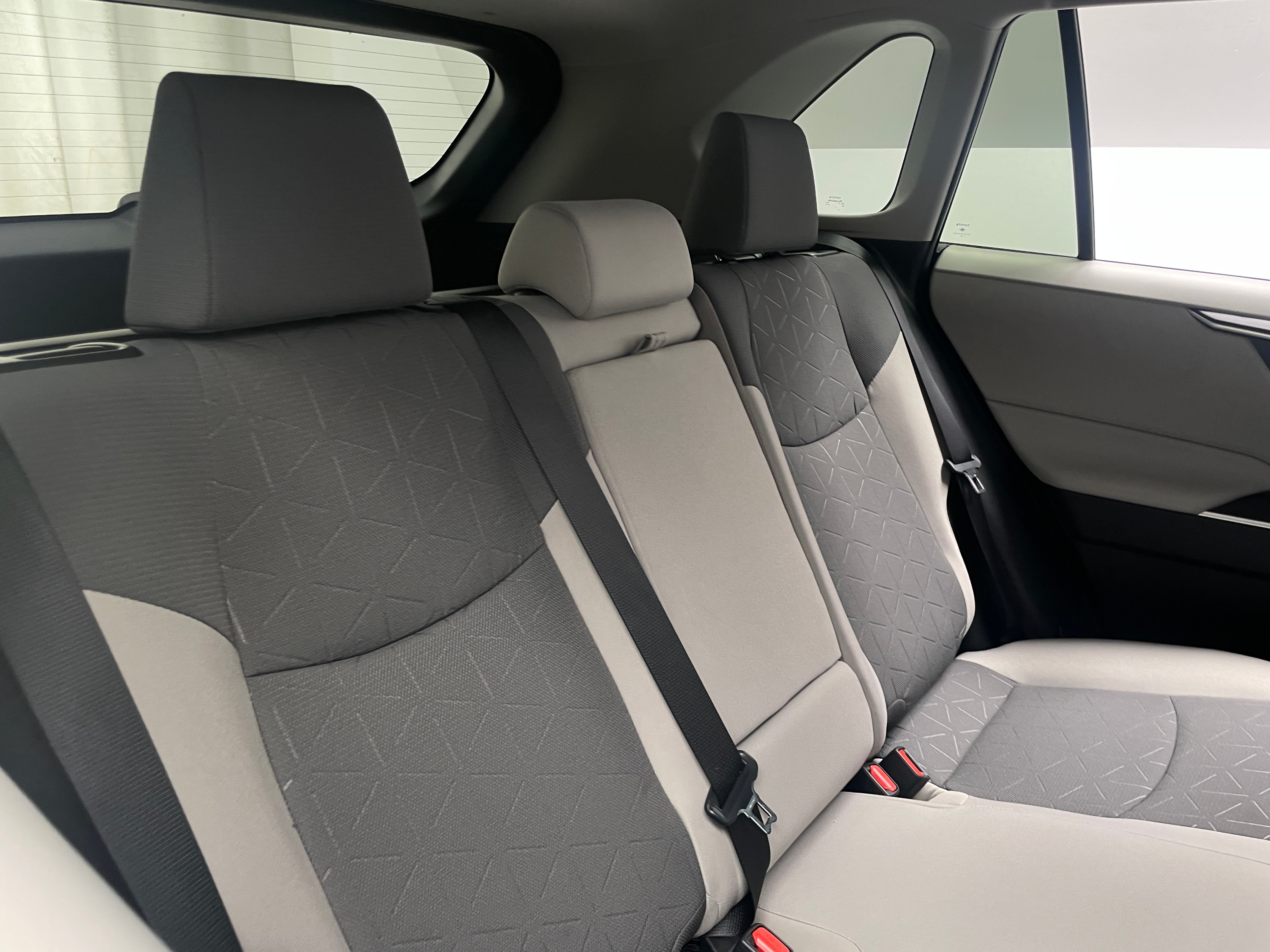 2022 Toyota RAV4 XLE 6