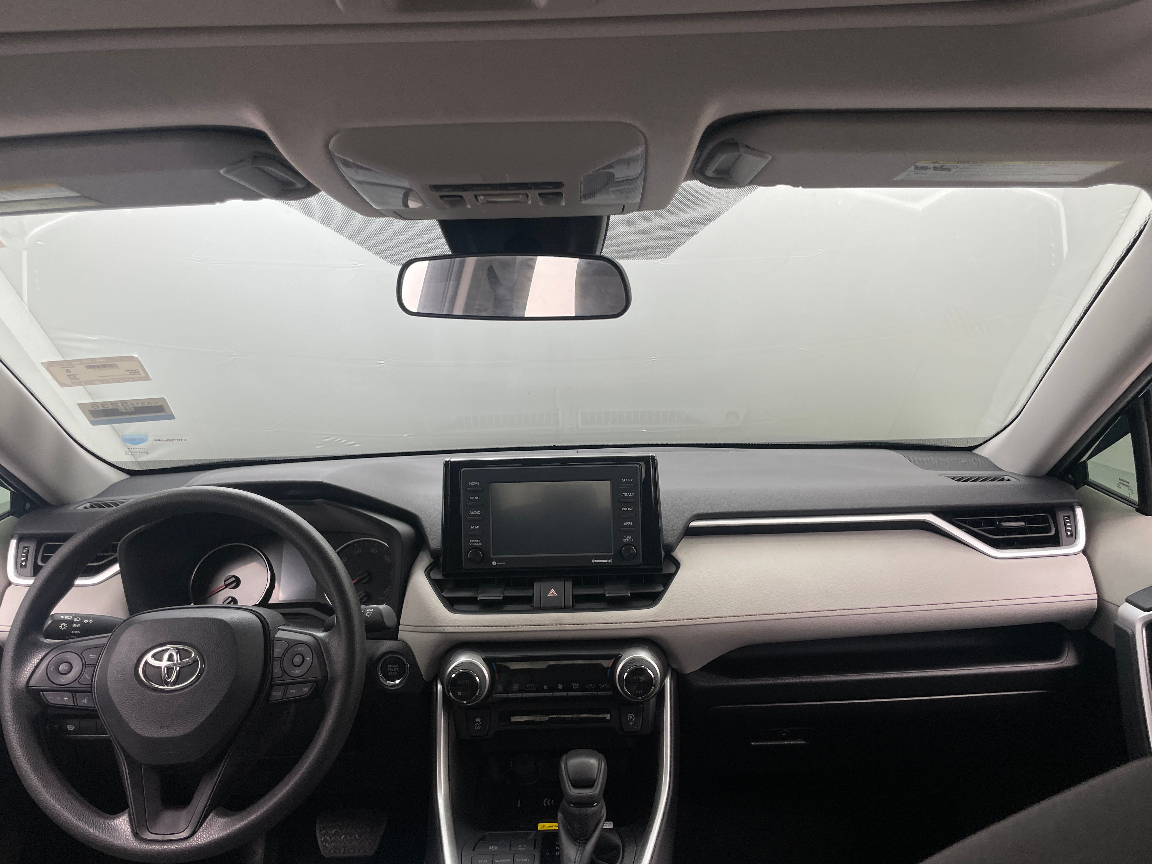 2022 Toyota RAV4 XLE 3