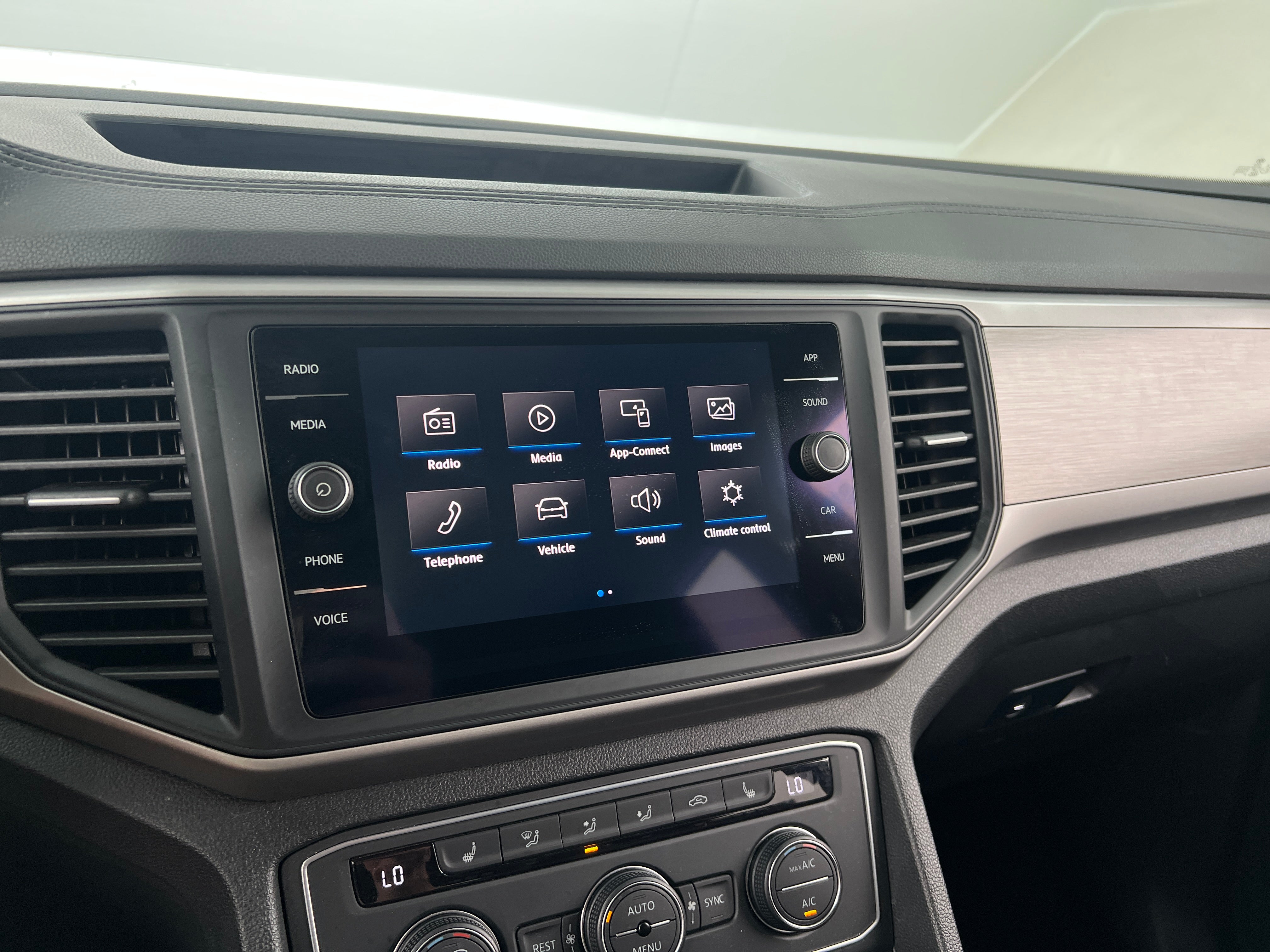 2020 Volkswagen Atlas SE 3