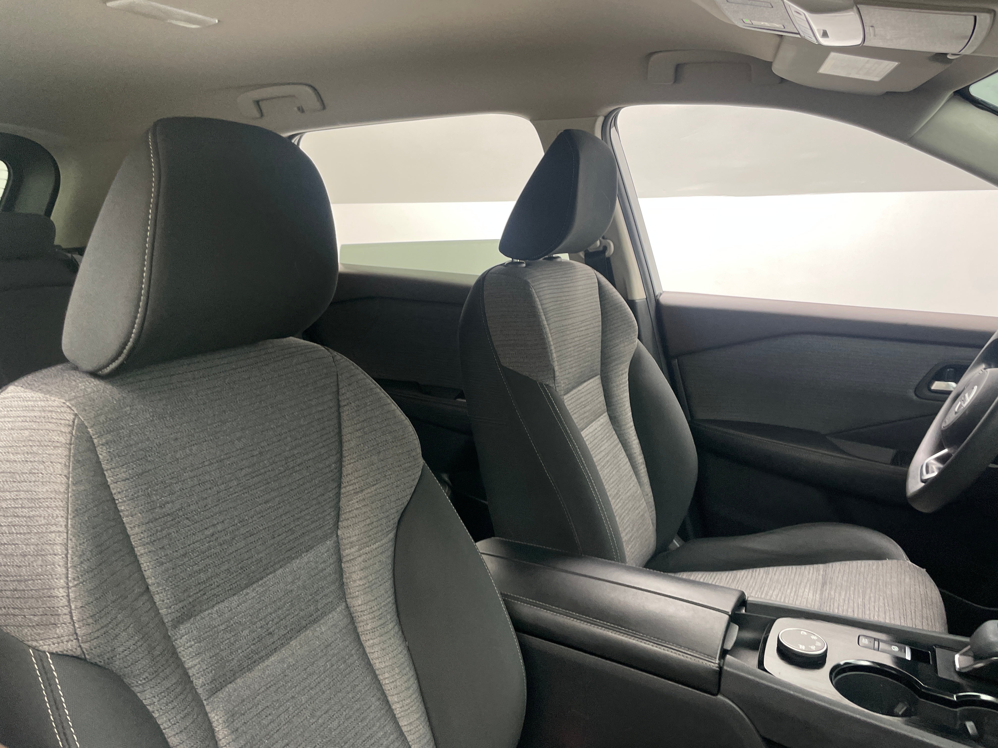 2021 Nissan Rogue SV 2