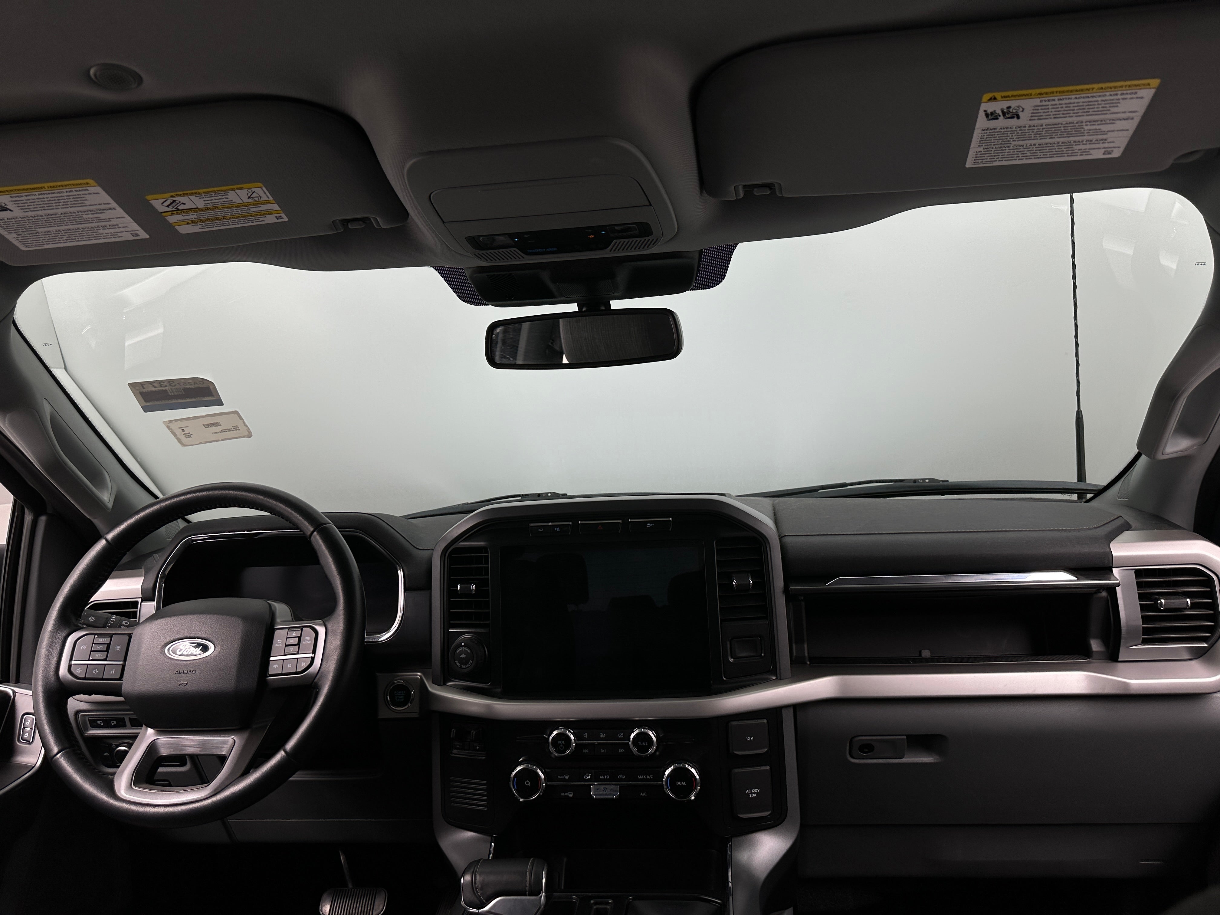 2022 Ford F-150 Lightning XLT 3