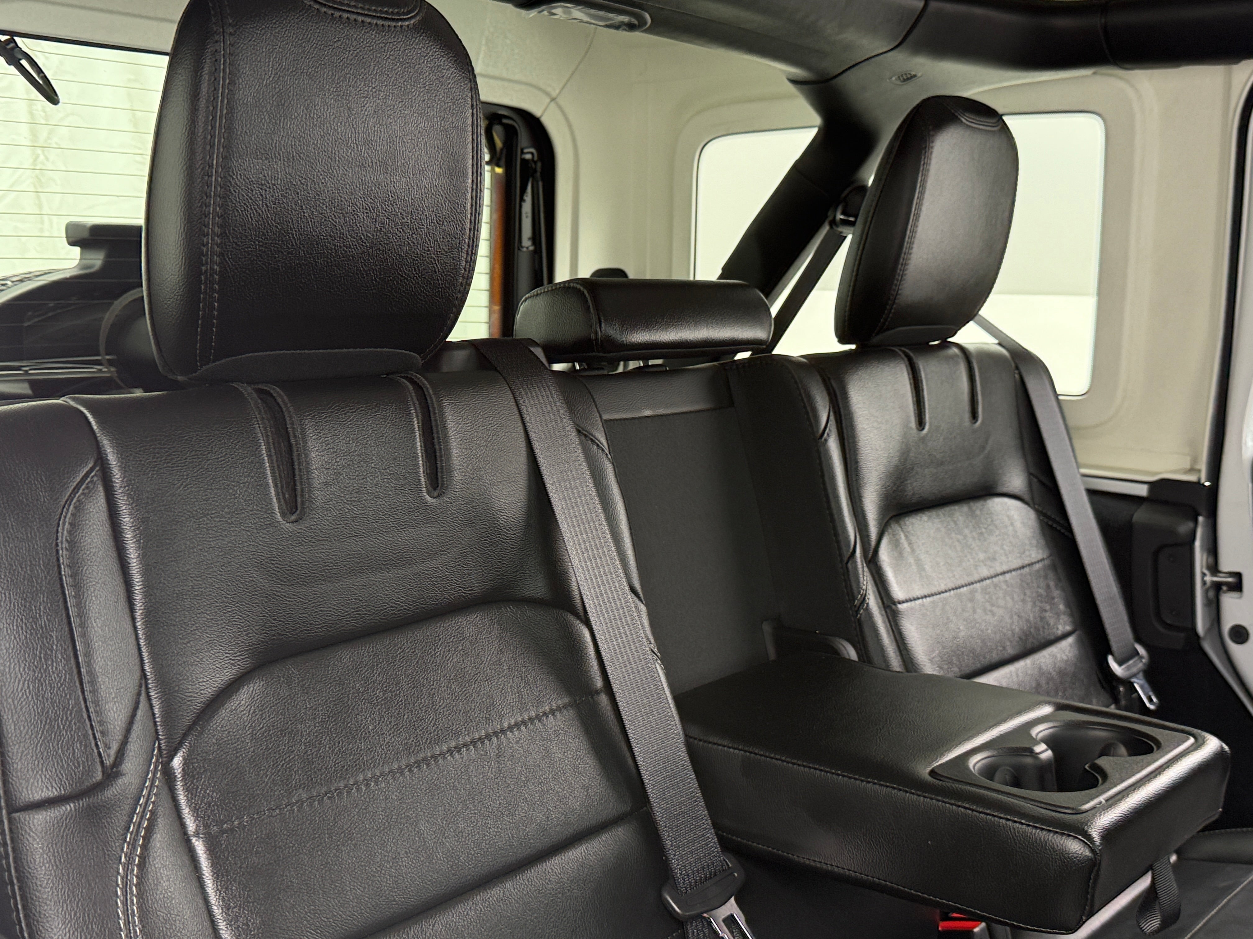 2022 Jeep Wrangler Unlimited Sahara 4xe 5