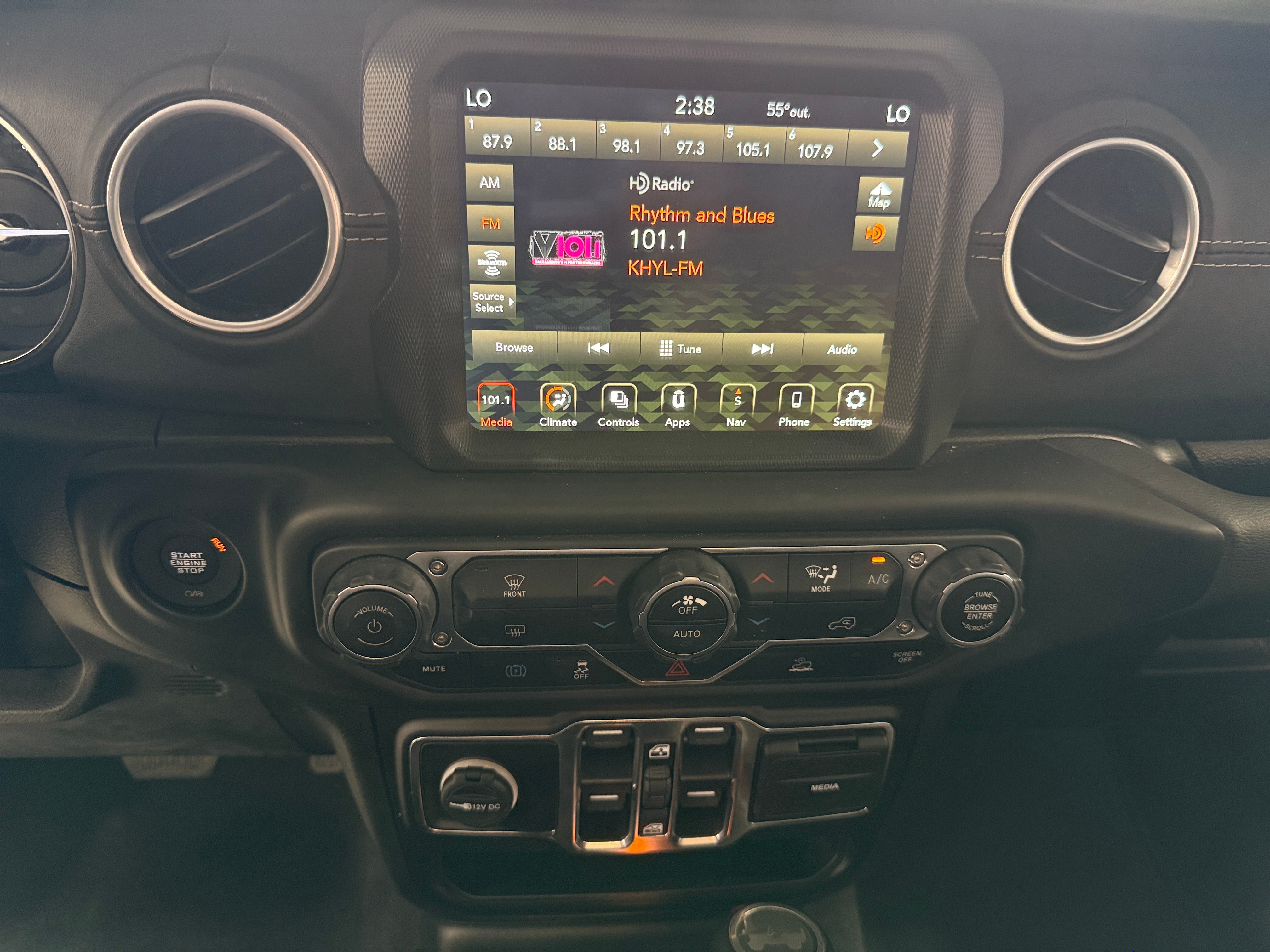2022 Jeep Wrangler Unlimited Sahara 4xe 3