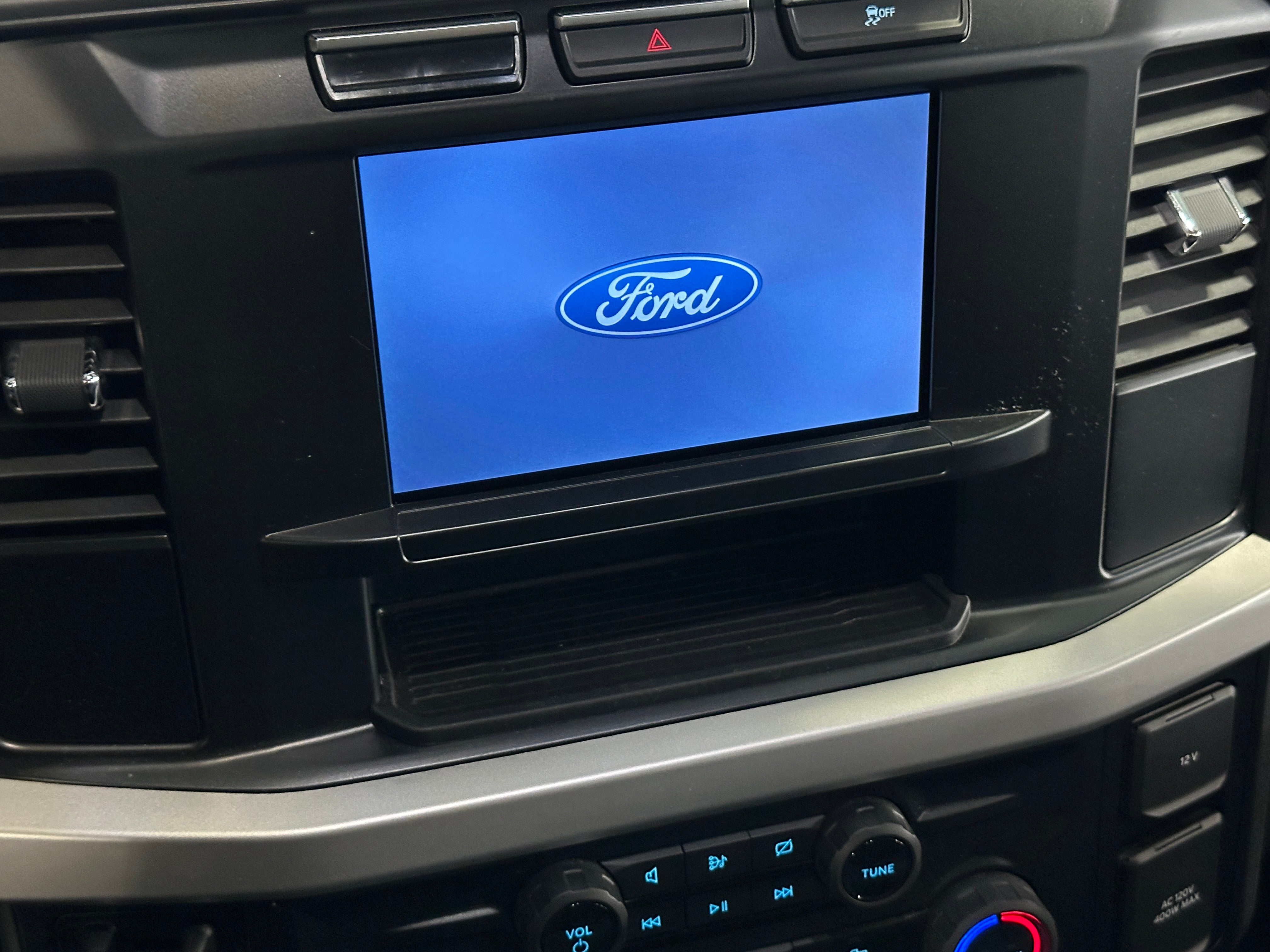 2024 Ford Econoline E-250 4