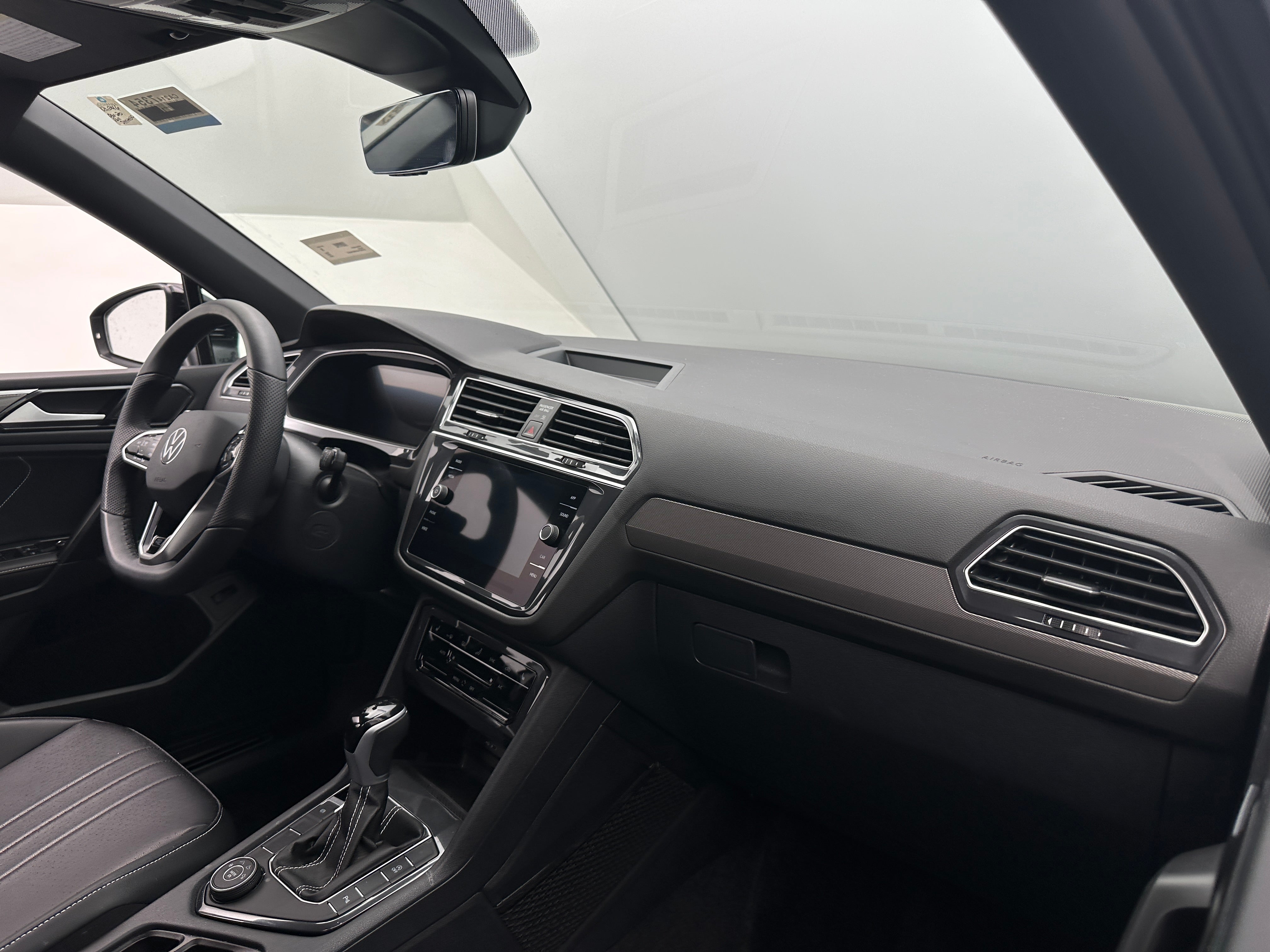 Thumbnail: 2024 Volkswagen Tiguan - 2