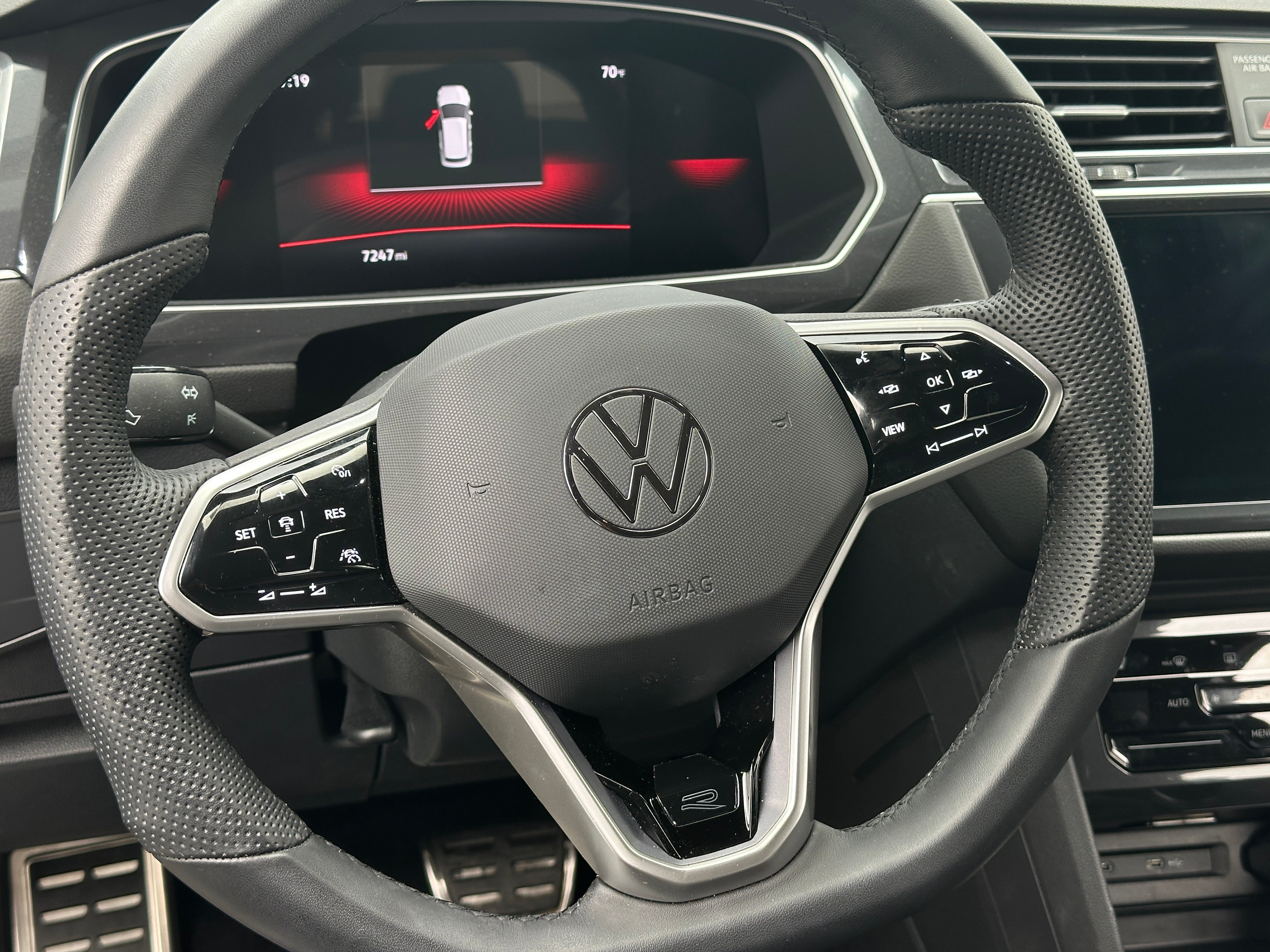 Thumbnail: 2024 Volkswagen Tiguan - 4
