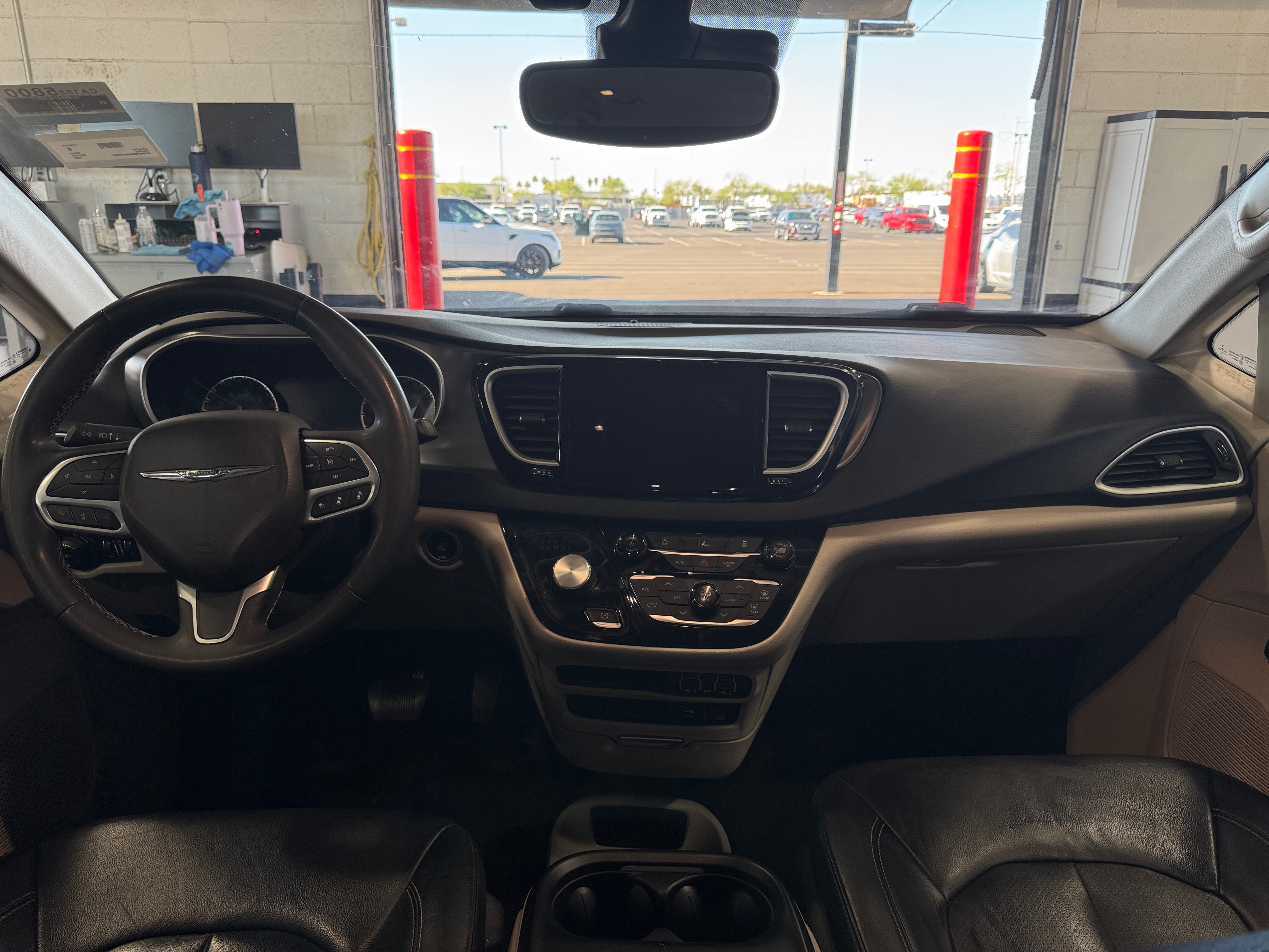 2022 Chrysler Pacifica Touring L 2