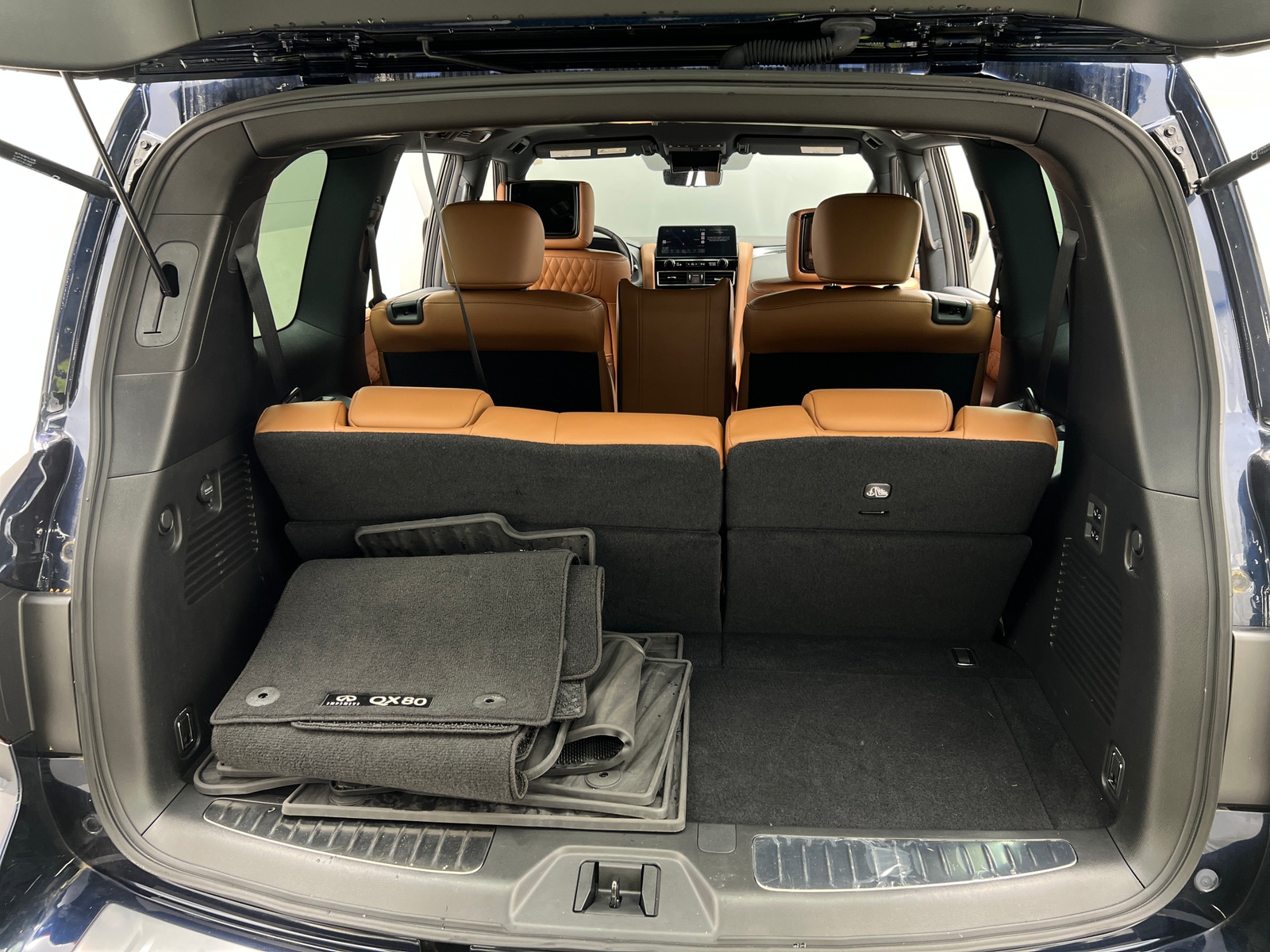 Thumbnail: 2022 INFINITI QX80 - 6