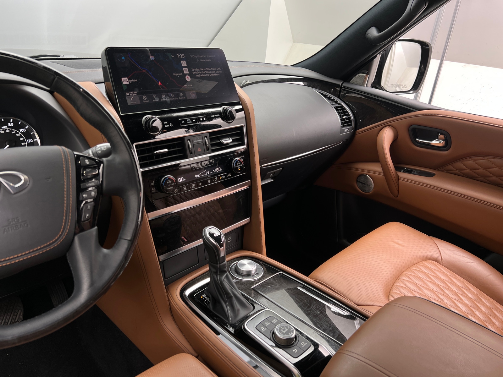 Thumbnail: 2022 INFINITI QX80 - 3