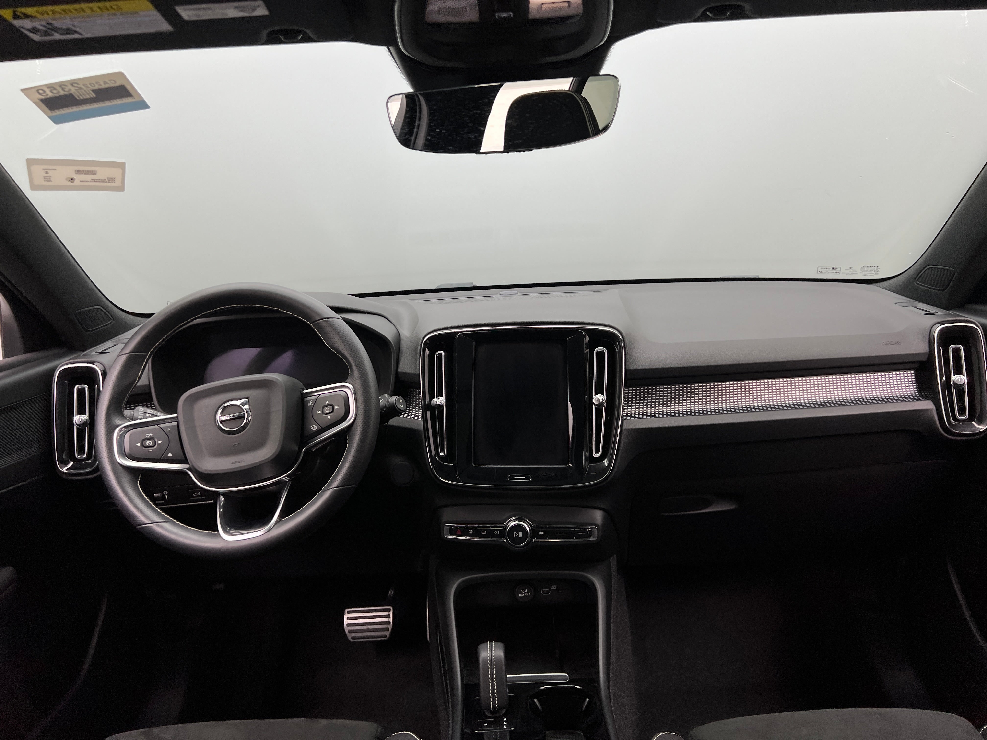 2021 Volvo XC40 Recharge Core 2