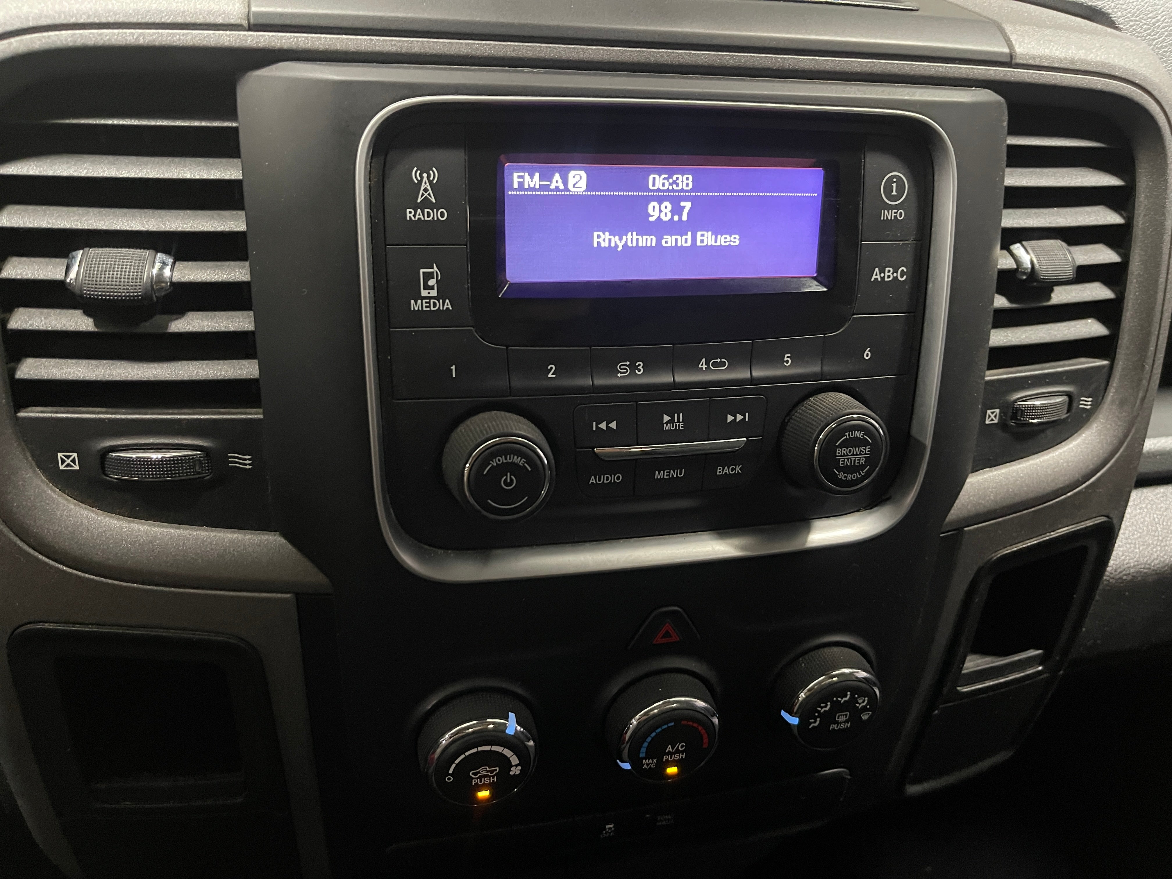 2014 RAM 1500 Express 4