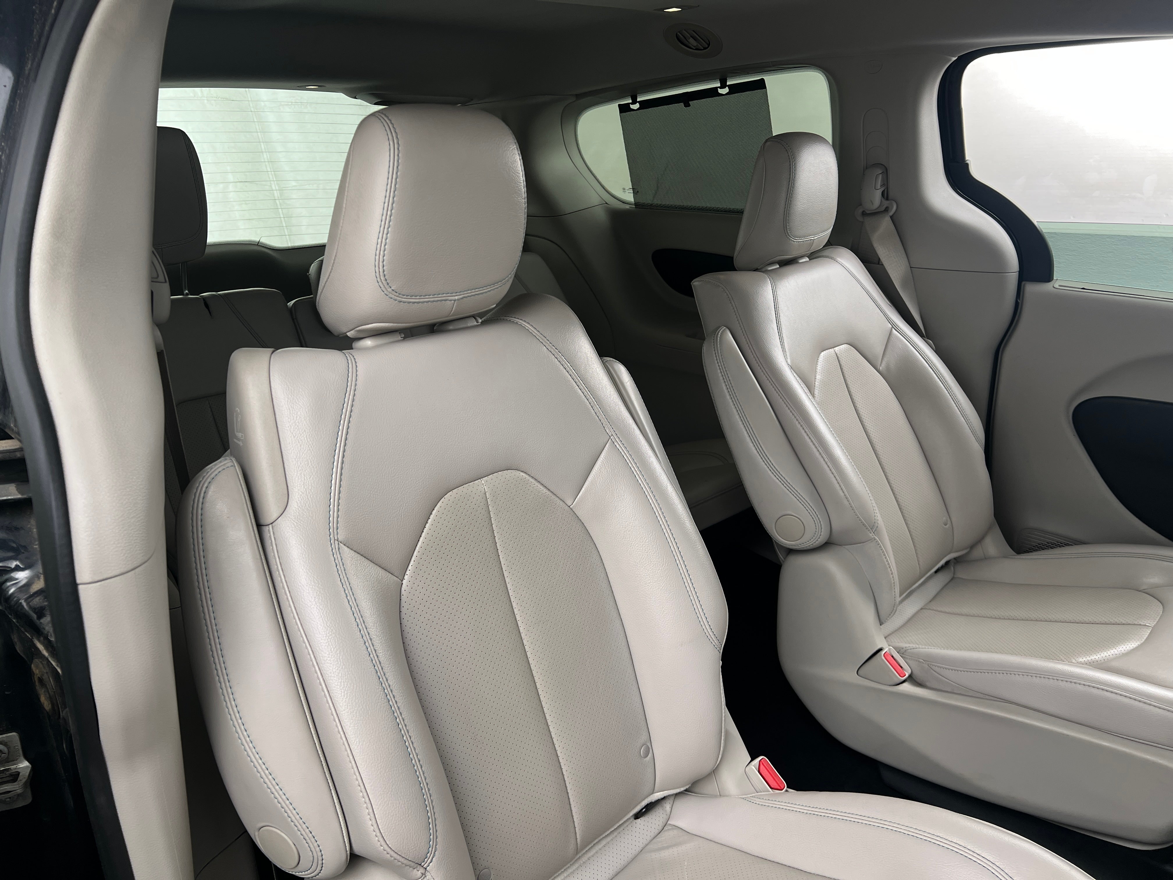 2018 Chrysler Pacifica Hybrid Touring L 5