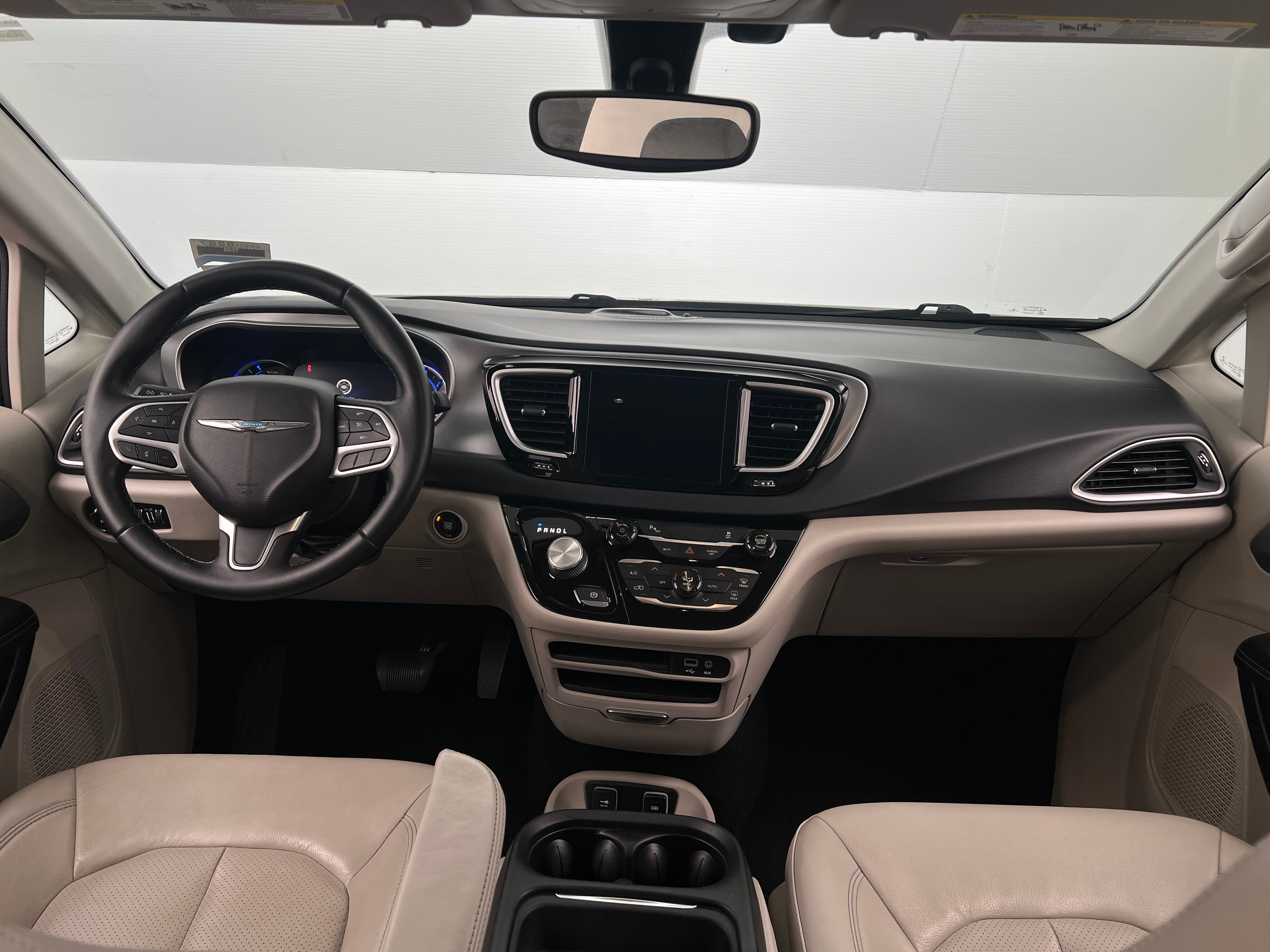 2018 Chrysler Pacifica Hybrid Touring L 2