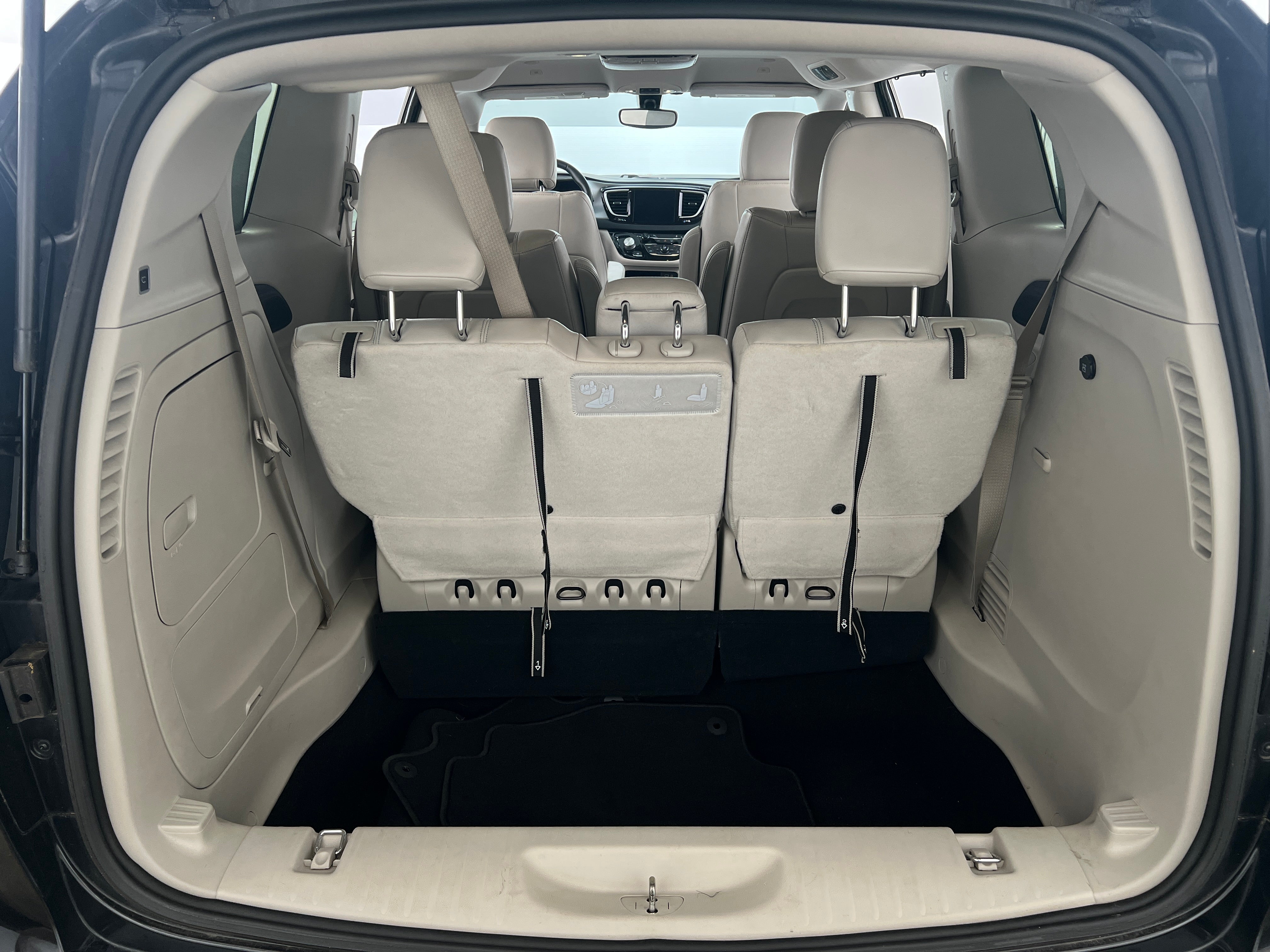 2018 Chrysler Pacifica Hybrid Touring L 6