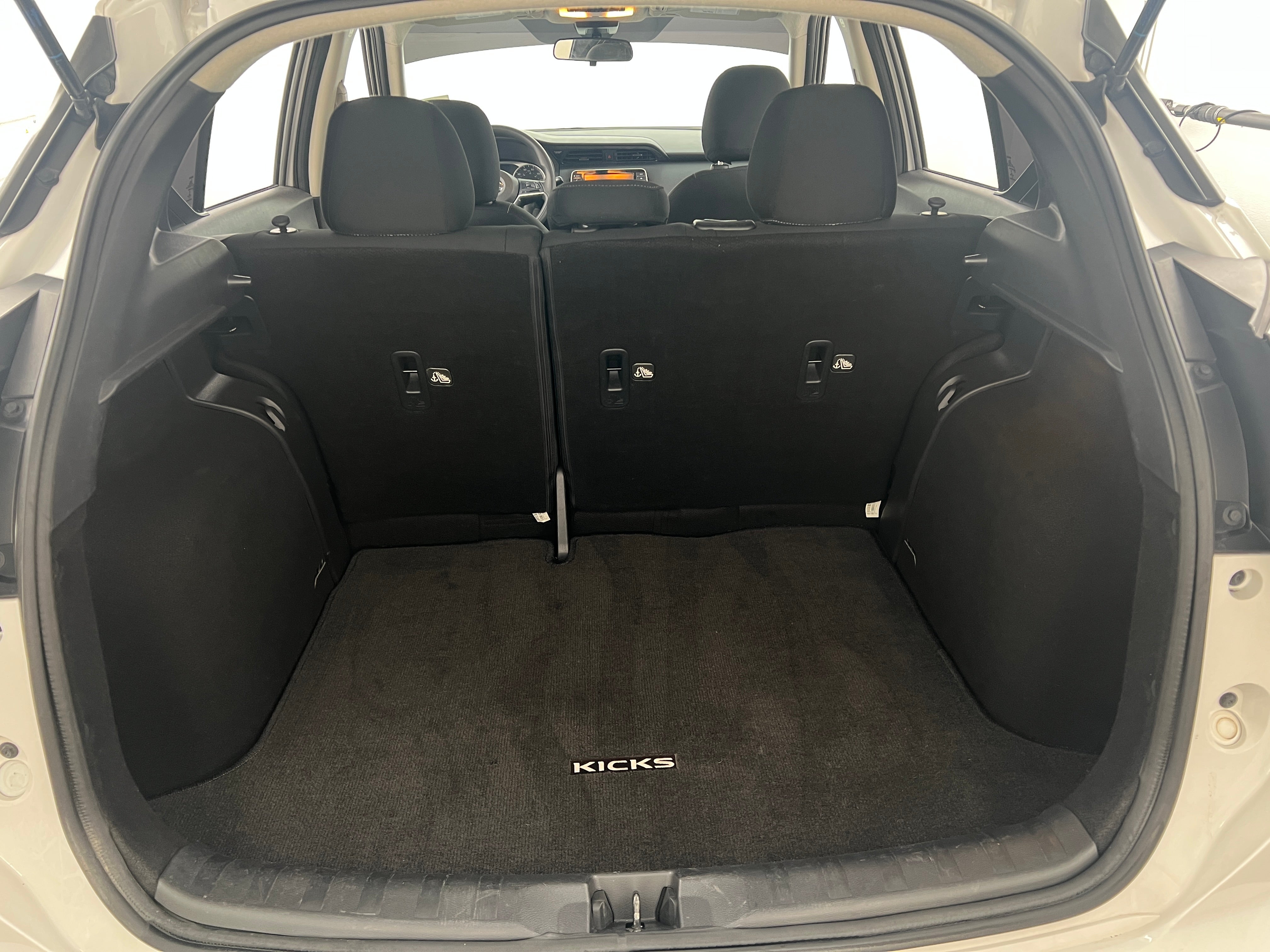2021 Nissan Kicks S 7