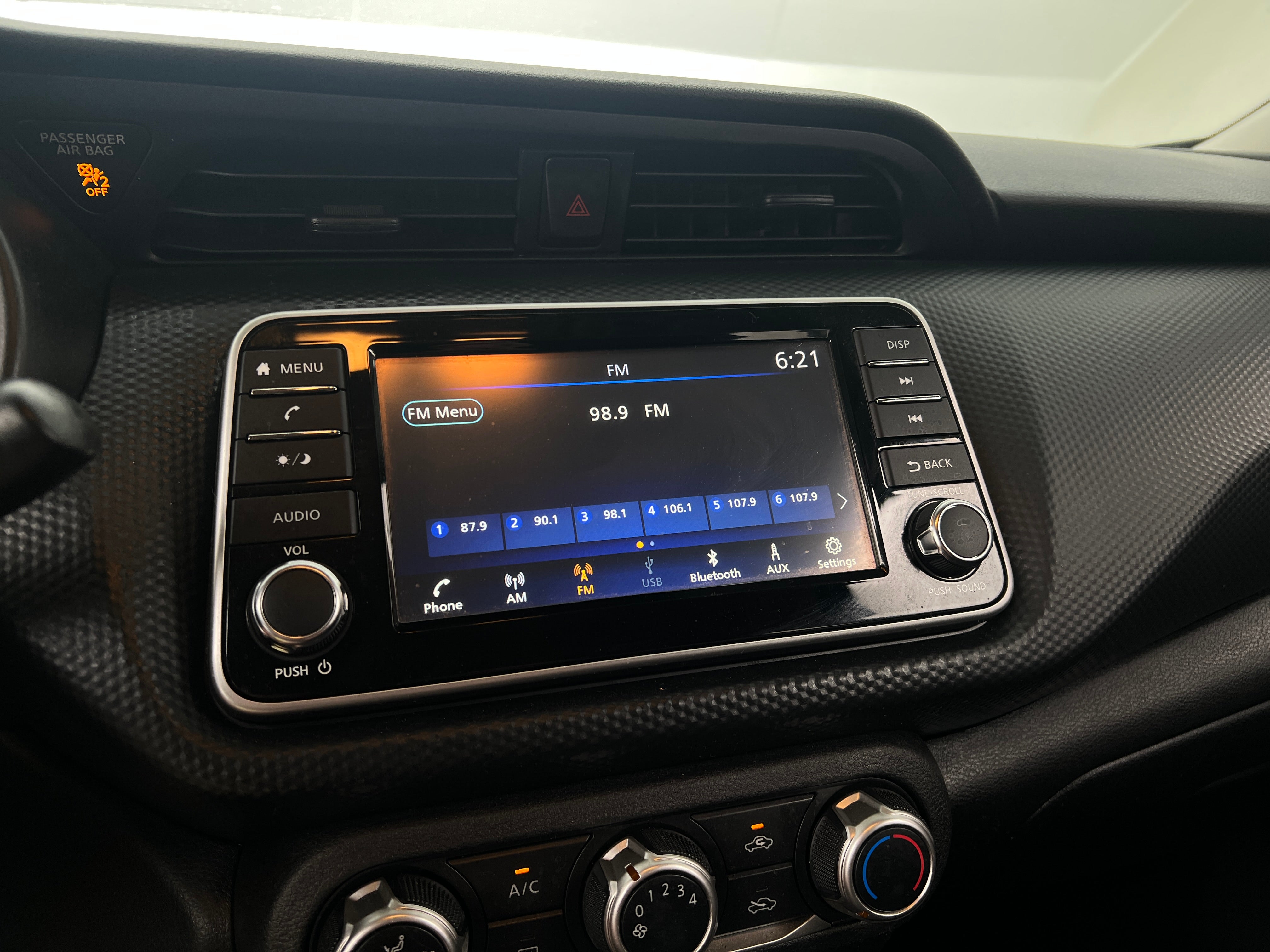 2021 Nissan Kicks S 4