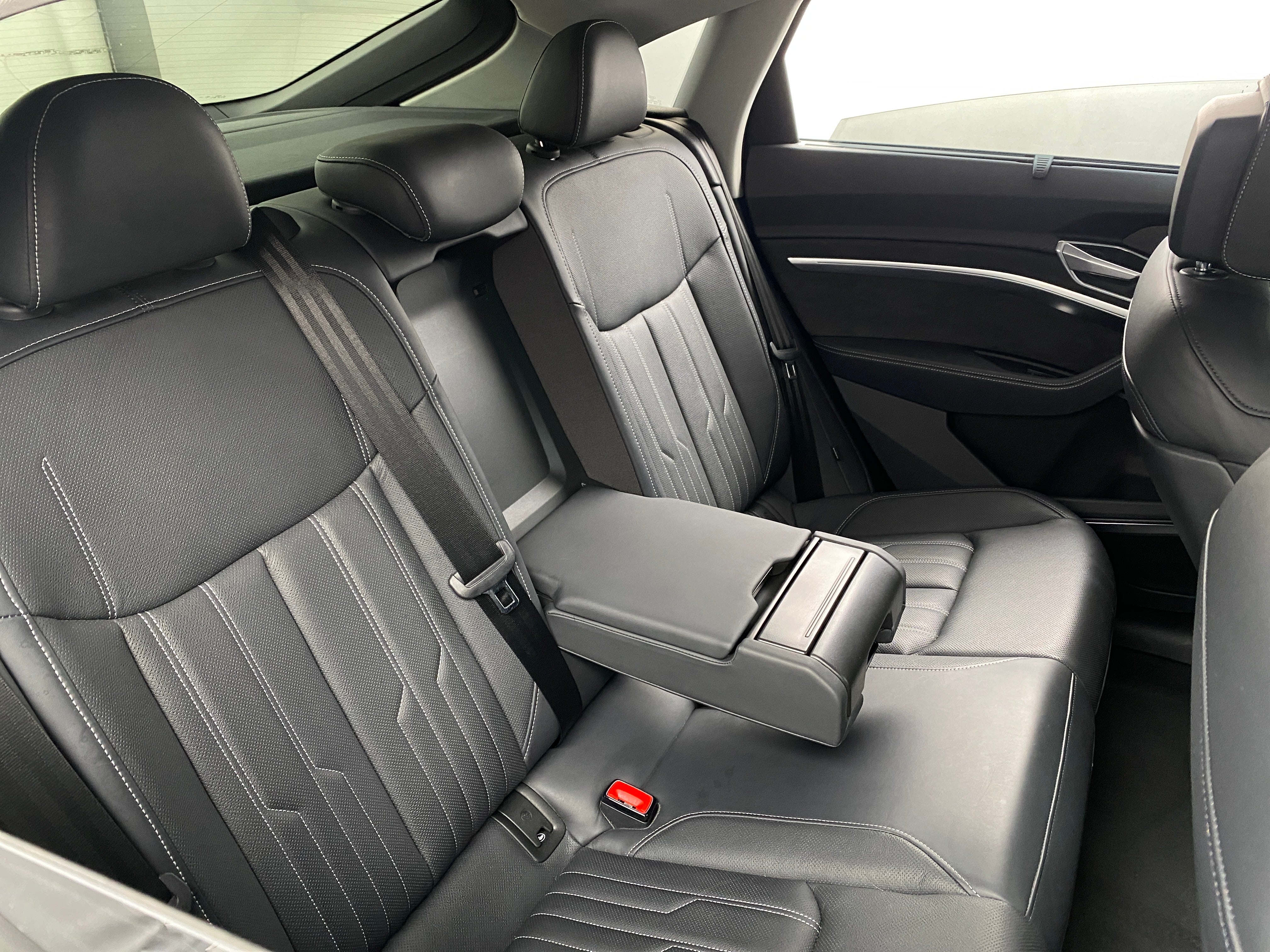 2021 Audi e-tron S Prestige 5