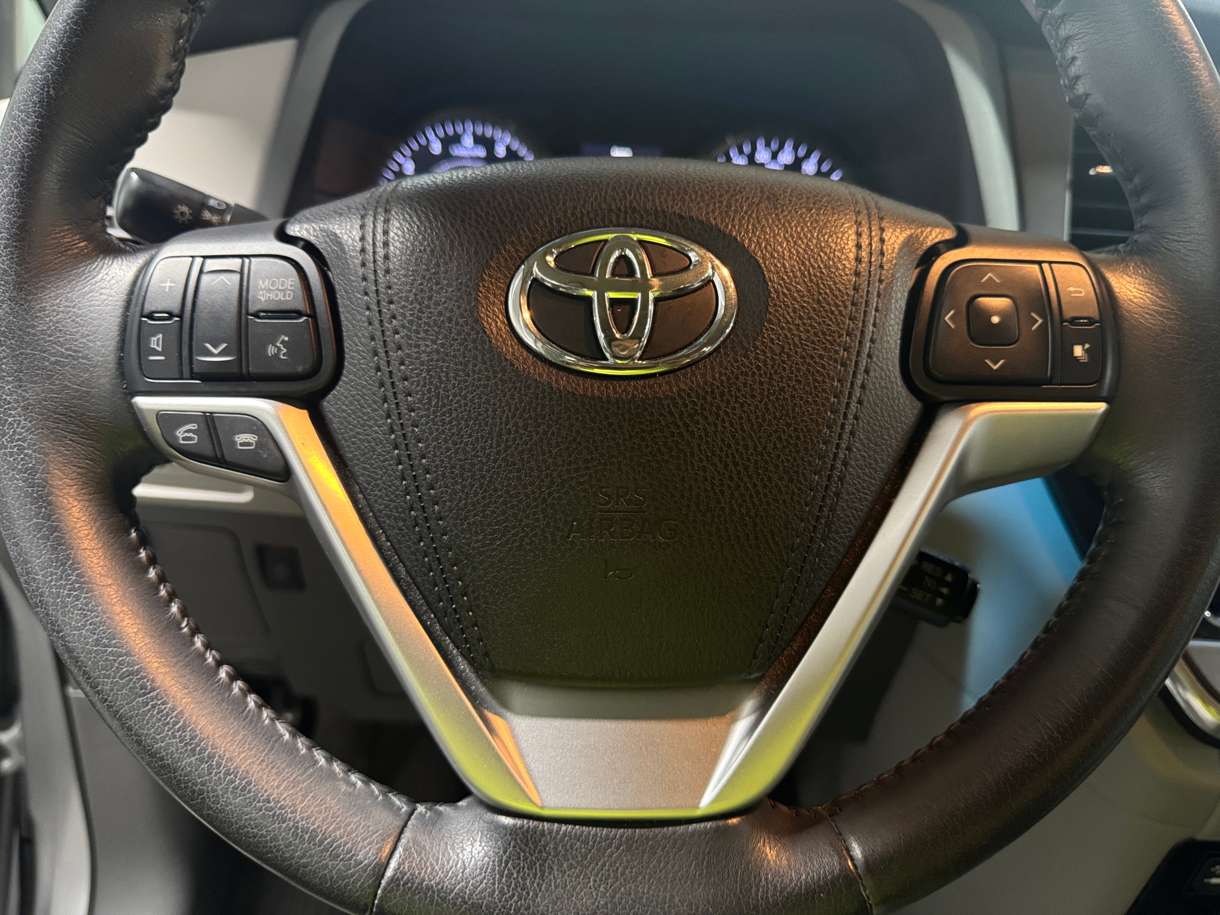 2015 Toyota Sienna XLE 4