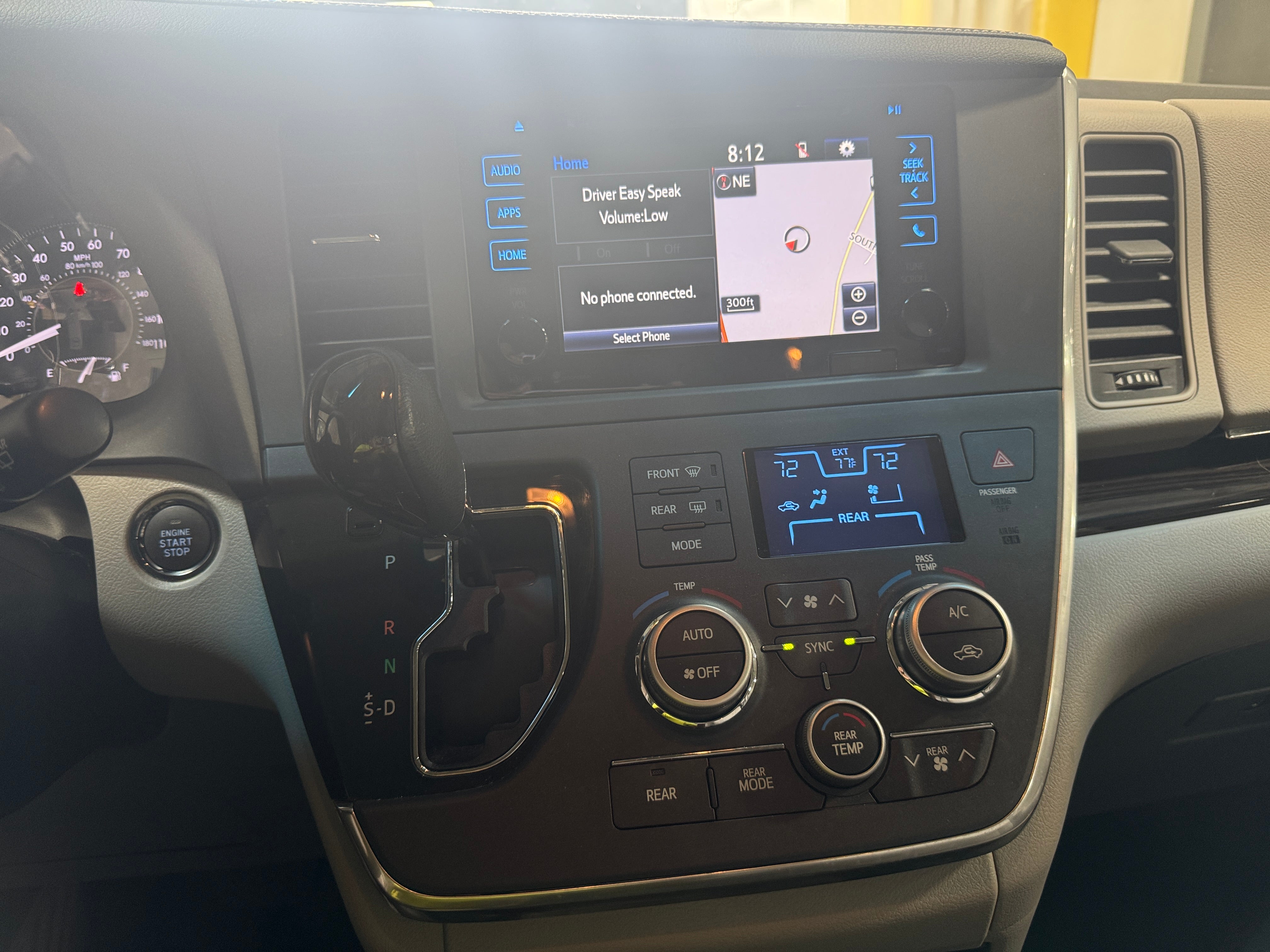 2015 Toyota Sienna XLE 3